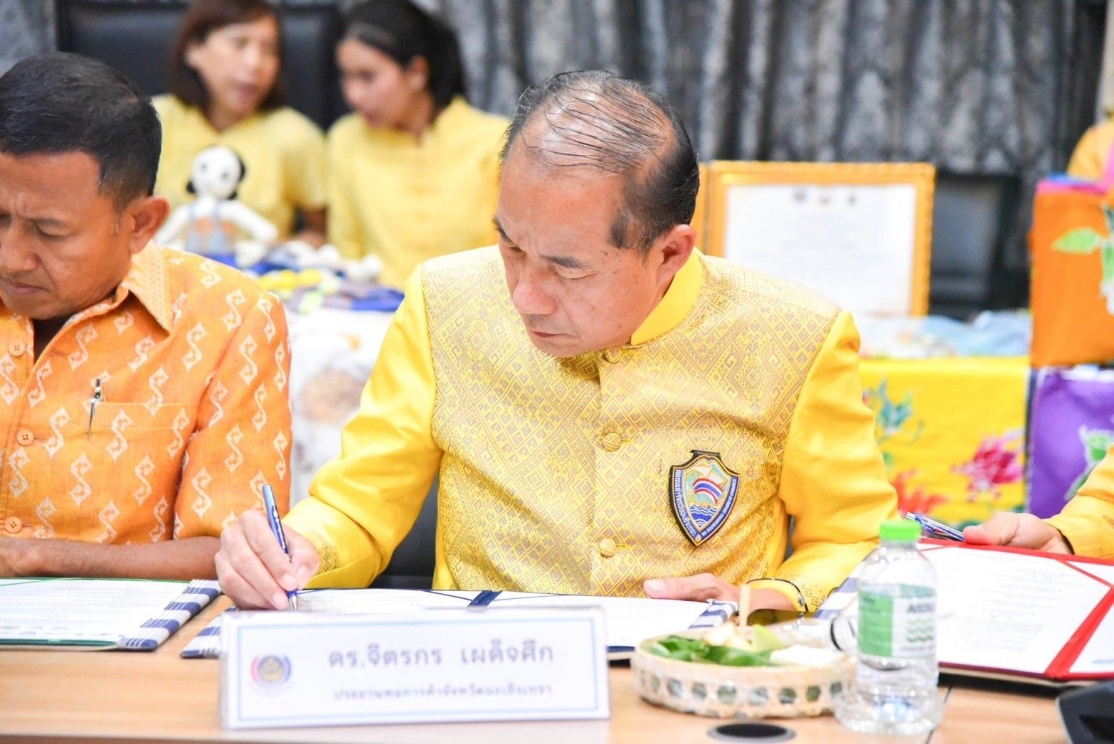 พช. ฉะเชิงเทรา จัดทำบันทึกข้อตกลงว่าด้วยการประสานความร่วมมือการส่งเสริมและสนับสนุนการใช้และสวมใส่ผ้าไทย