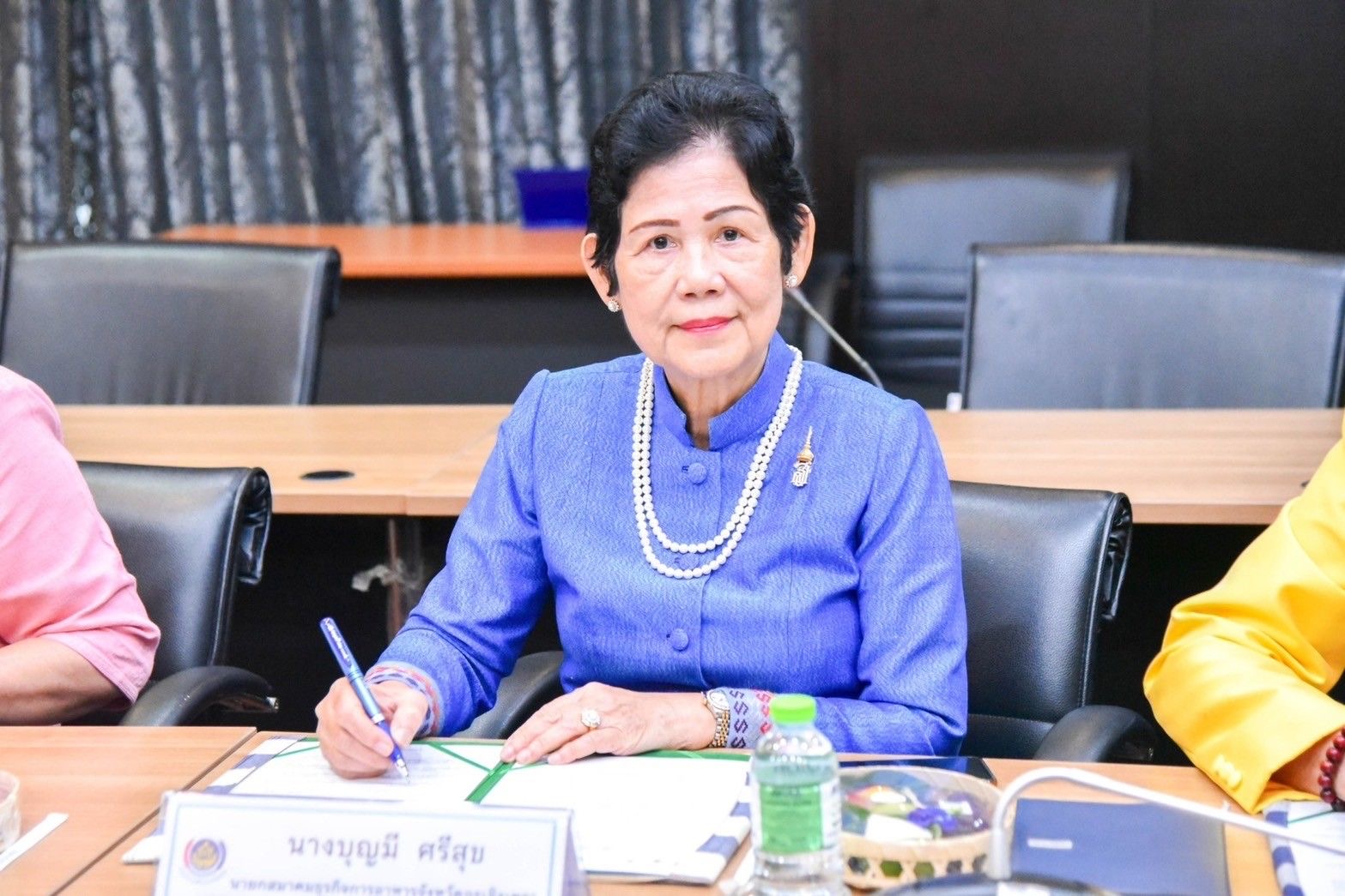 พช. ฉะเชิงเทรา จัดทำบันทึกข้อตกลงว่าด้วยการประสานความร่วมมือการส่งเสริมและสนับสนุนการใช้และสวมใส่ผ้าไทย