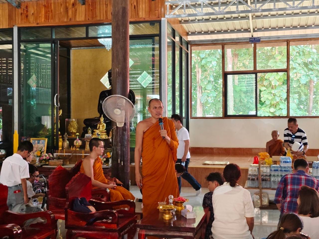 พช. ฉะเชิงเทรา ร่วมกิจกรรมปลูกต้นไม้เฉลิมพระเกียรติพระบาทสมเด็จพระเจ้าอยู่หัว เนื่องในโอกาสมหามงคลเฉลิมพระชนมพรรษา ๖ รอบ หรือ 72 พรรษา ในวันที่ 28 กรกฎาคม 2567 พร้อมทั้งทำบุญทอดผ้าป่า 9 วัด ในพื้นที่อำเภอพนมสารคาม อำเภอท่าตะเกียบ และอำเภอสนามชัยเขต