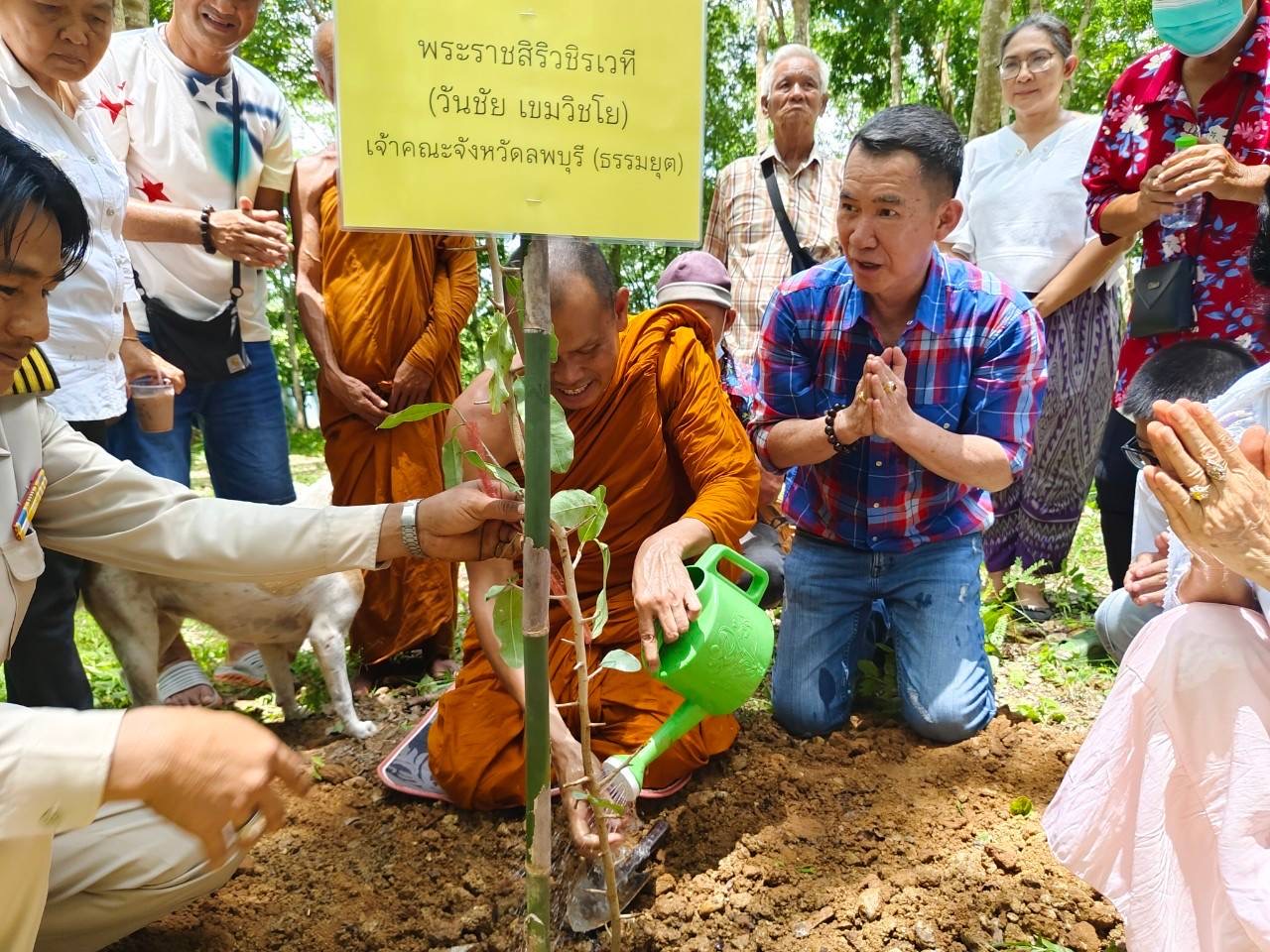พช. ฉะเชิงเทรา ร่วมกิจกรรมปลูกต้นไม้เฉลิมพระเกียรติพระบาทสมเด็จพระเจ้าอยู่หัว เนื่องในโอกาสมหามงคลเฉลิมพระชนมพรรษา ๖ รอบ หรือ 72 พรรษา ในวันที่ 28 กรกฎาคม 2567 พร้อมทั้งทำบุญทอดผ้าป่า 9 วัด ในพื้นที่อำเภอพนมสารคาม อำเภอท่าตะเกียบ และอำเภอสนามชัยเขต