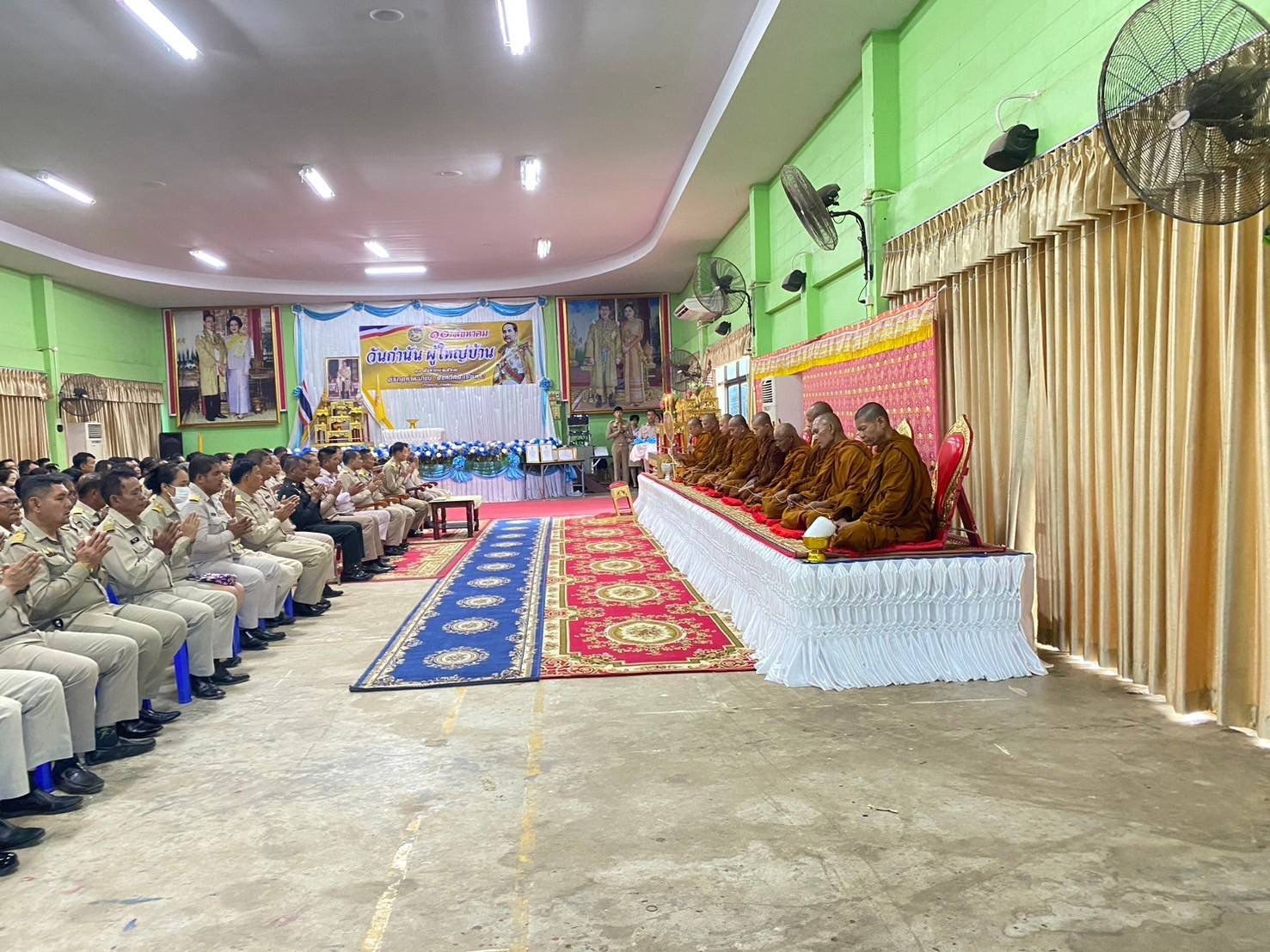 พช. ฉะเชิงเทรา ร่วมกิจกรรมปลูกต้นไม้เฉลิมพระเกียรติพระบาทสมเด็จพระเจ้าอยู่หัว เนื่องในโอกาสมหามงคลเฉลิมพระชนมพรรษา ๖ รอบ หรือ 72 พรรษา ในวันที่ 28 กรกฎาคม 2567 พร้อมทั้งทำบุญทอดผ้าป่า 9 วัด ในพื้นที่อำเภอพนมสารคาม อำเภอท่าตะเกียบ และอำเภอสนามชัยเขต