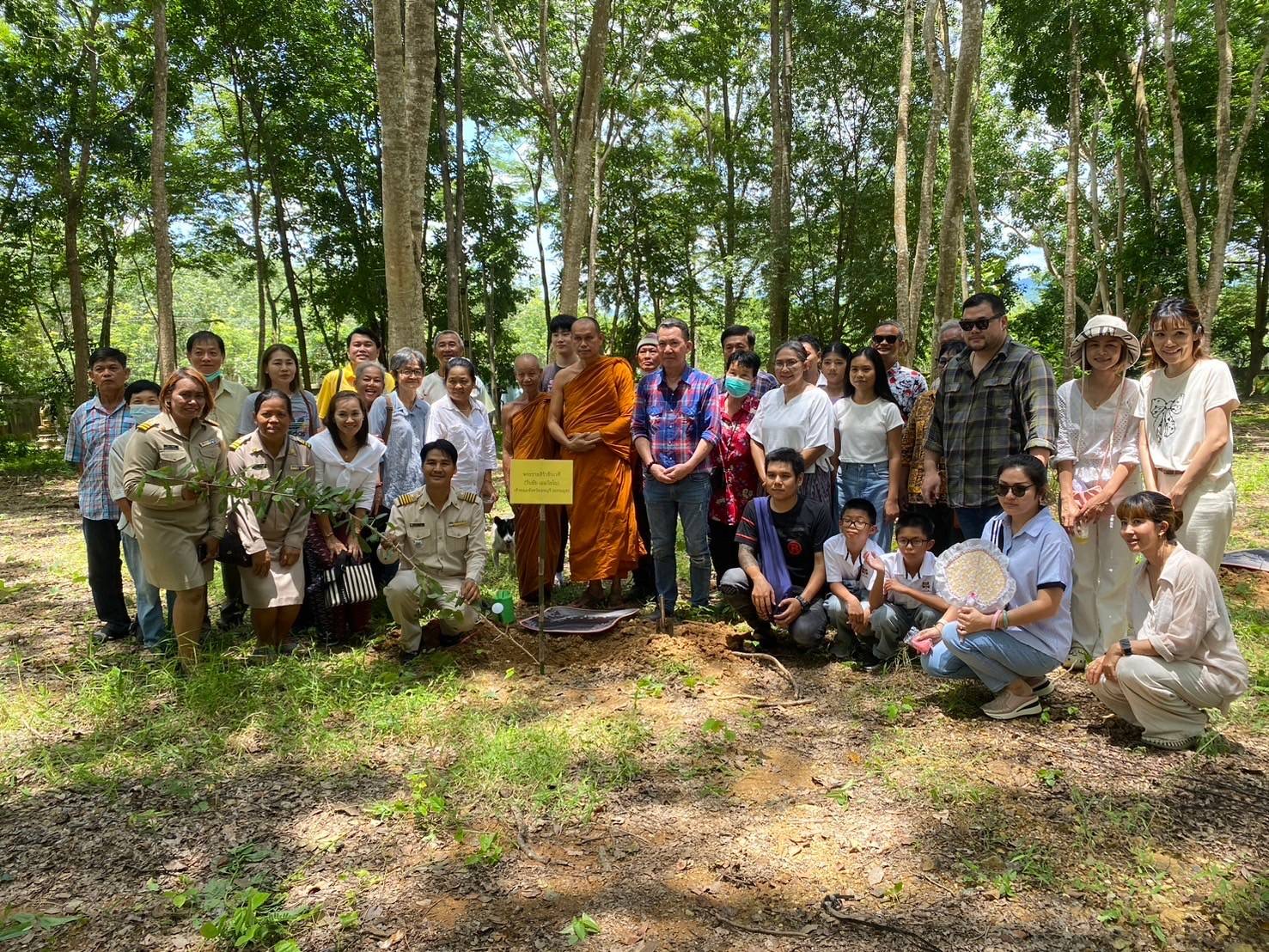 พช. ฉะเชิงเทรา ร่วมกิจกรรมปลูกต้นไม้เฉลิมพระเกียรติพระบาทสมเด็จพระเจ้าอยู่หัว เนื่องในโอกาสมหามงคลเฉลิมพระชนมพรรษา ๖ รอบ หรือ 72 พรรษา ในวันที่ 28 กรกฎาคม 2567 พร้อมทั้งทำบุญทอดผ้าป่า 9 วัด ในพื้นที่อำเภอพนมสารคาม อำเภอท่าตะเกียบ และอำเภอสนามชัยเขต