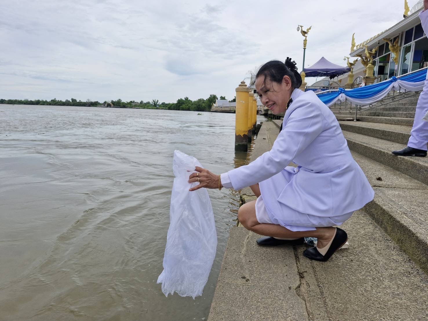 พช. ฉะเชิงเทรา ร่วมกิจกรรมเฉลิมพระเกียรติถวายเป็นพระราชกุศลแด่สมเด็จพระนางเจ้าสิริกิติ์ พระบรมราชินีนาถ พระบรมราชชนนีพันปีหลวง เนื่องในโอกาสวันเฉลิมพระชนมพรรษา ๑๒ สิงหาคม”