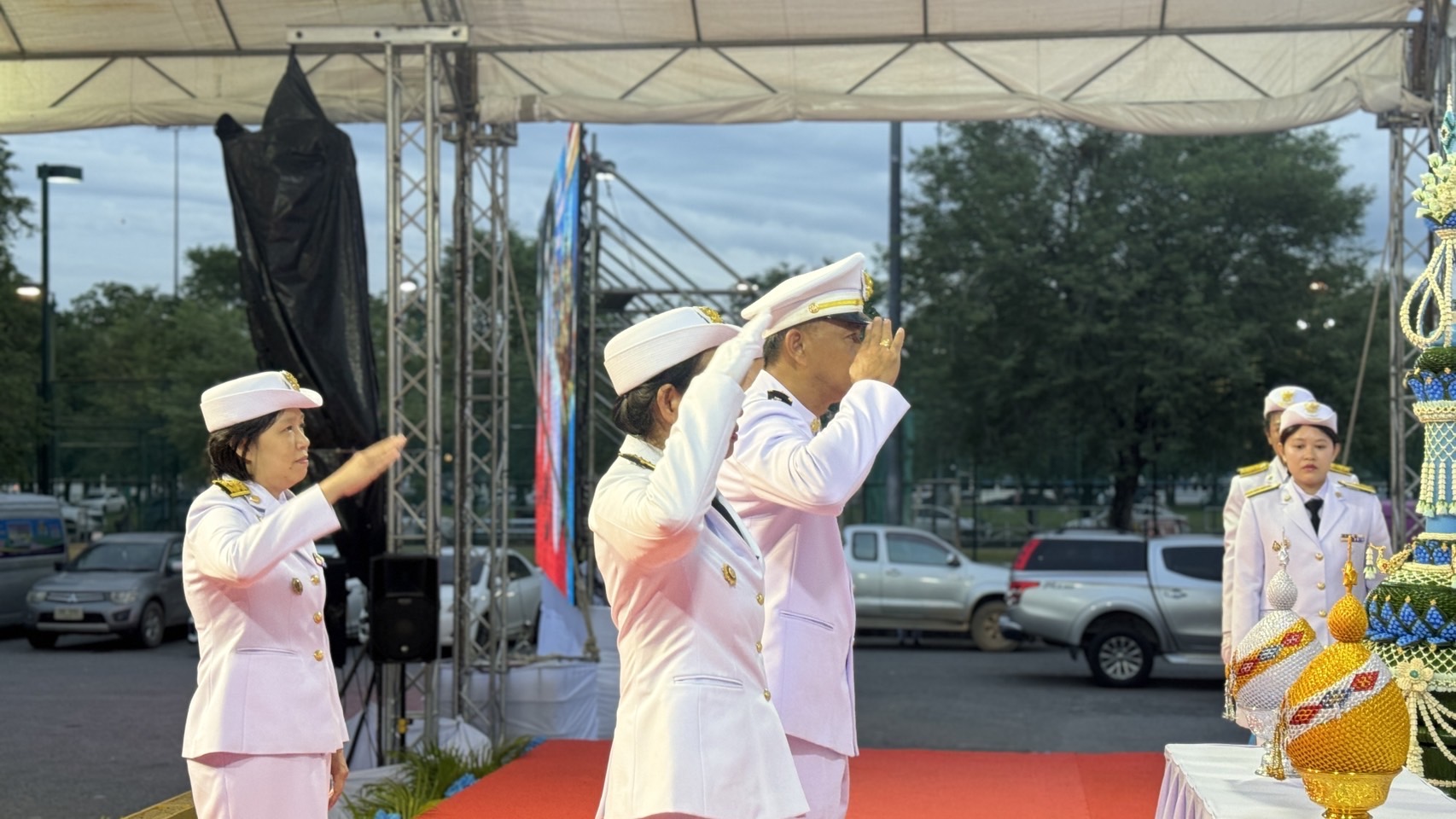 พช. ฉะเชิงเทรา ร่วมพิธีจุดเทียนถวายพระพรชัยมงคล