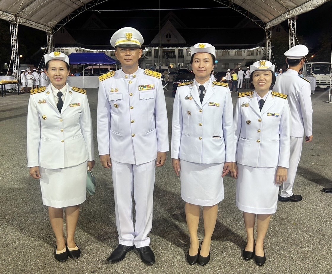 พช. ฉะเชิงเทรา ร่วมพิธีจุดเทียนถวายพระพรชัยมงคล