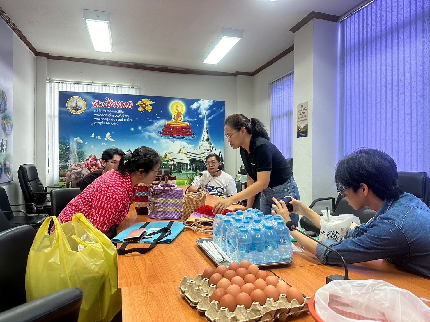 พช. ฉะเชิงเทรา ติดตามความก้าวหน้าโครงการพัฒนาผลิตภัณฑ์ OTOP กลุ่มปรับตัวสู่การพัฒนา (Quadrant D) ให้มีคุณภาพมาตรฐาน