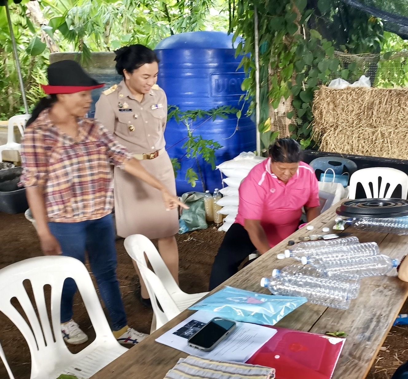 ติดตามโครงการสนับสนุนการขับเคลื่อนเขตพัฒนาเศรษฐกิจพอเพียง (Sufficiency Economy Development Zone (SEDZ) : ส่งเสริมการสร้างชุมชนเศรษฐกิจพอเพียงต้นแบบจังหวัดฉะเชิงเทรา