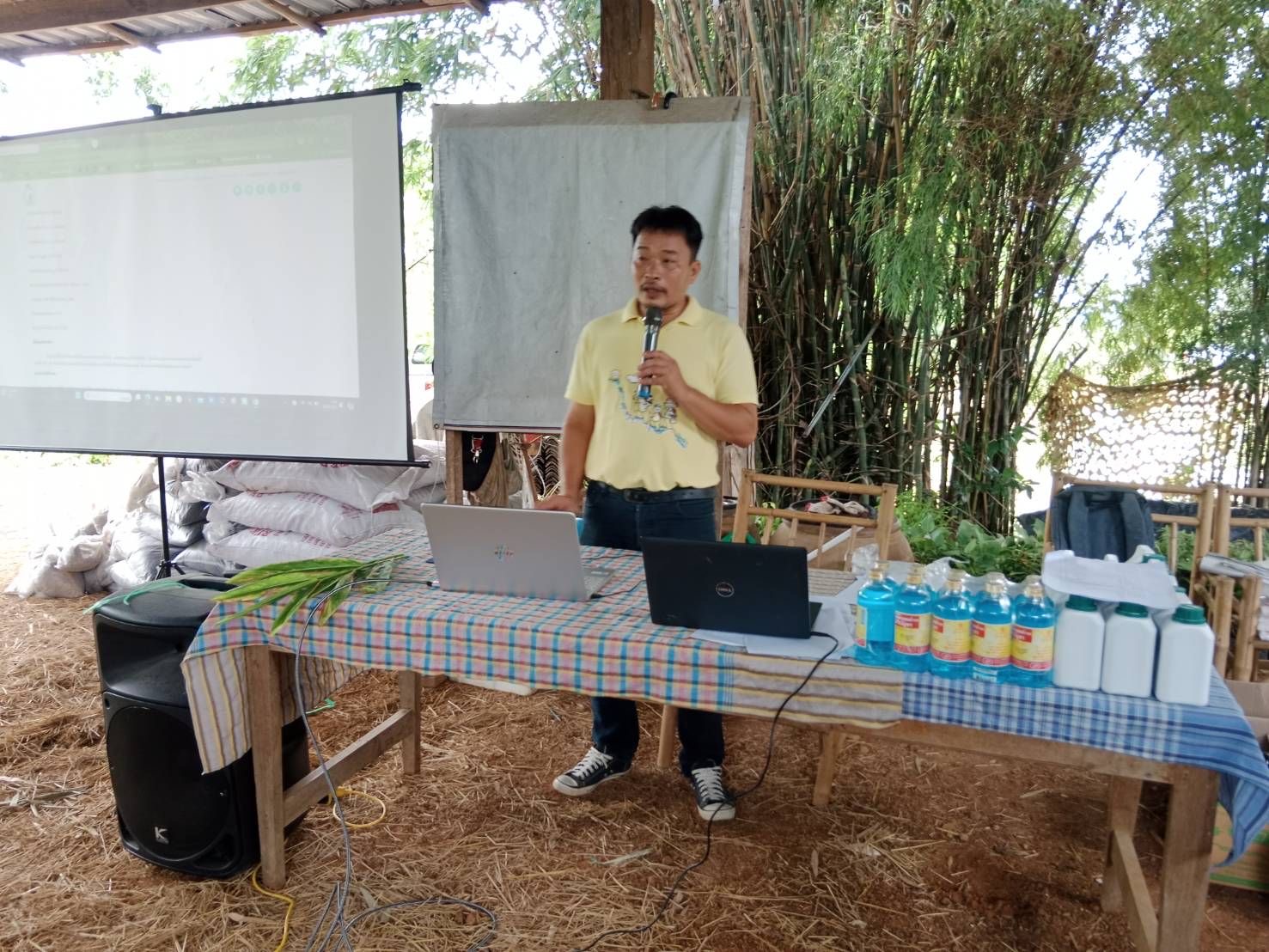 ติดตามโครงการสนับสนุนการขับเคลื่อนเขตพัฒนาเศรษฐกิจพอเพียง (Sufficiency Economy Development Zone (SEDZ) : ส่งเสริมการสร้างชุมชนเศรษฐกิจพอเพียงต้นแบบจังหวัดฉะเชิงเทรา