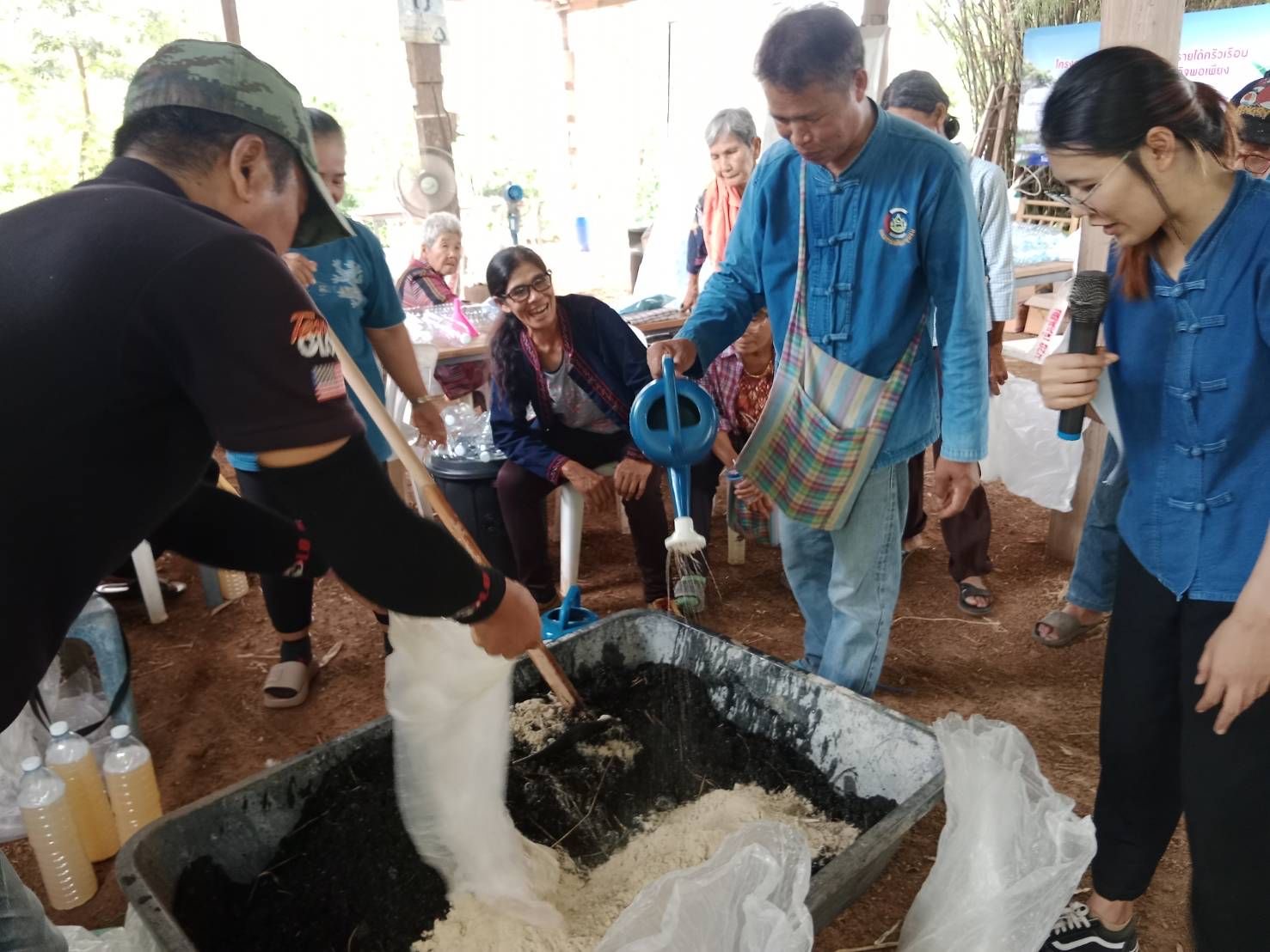 ติดตามโครงการสนับสนุนการขับเคลื่อนเขตพัฒนาเศรษฐกิจพอเพียง (Sufficiency Economy Development Zone (SEDZ) : ส่งเสริมการสร้างชุมชนเศรษฐกิจพอเพียงต้นแบบจังหวัดฉะเชิงเทรา