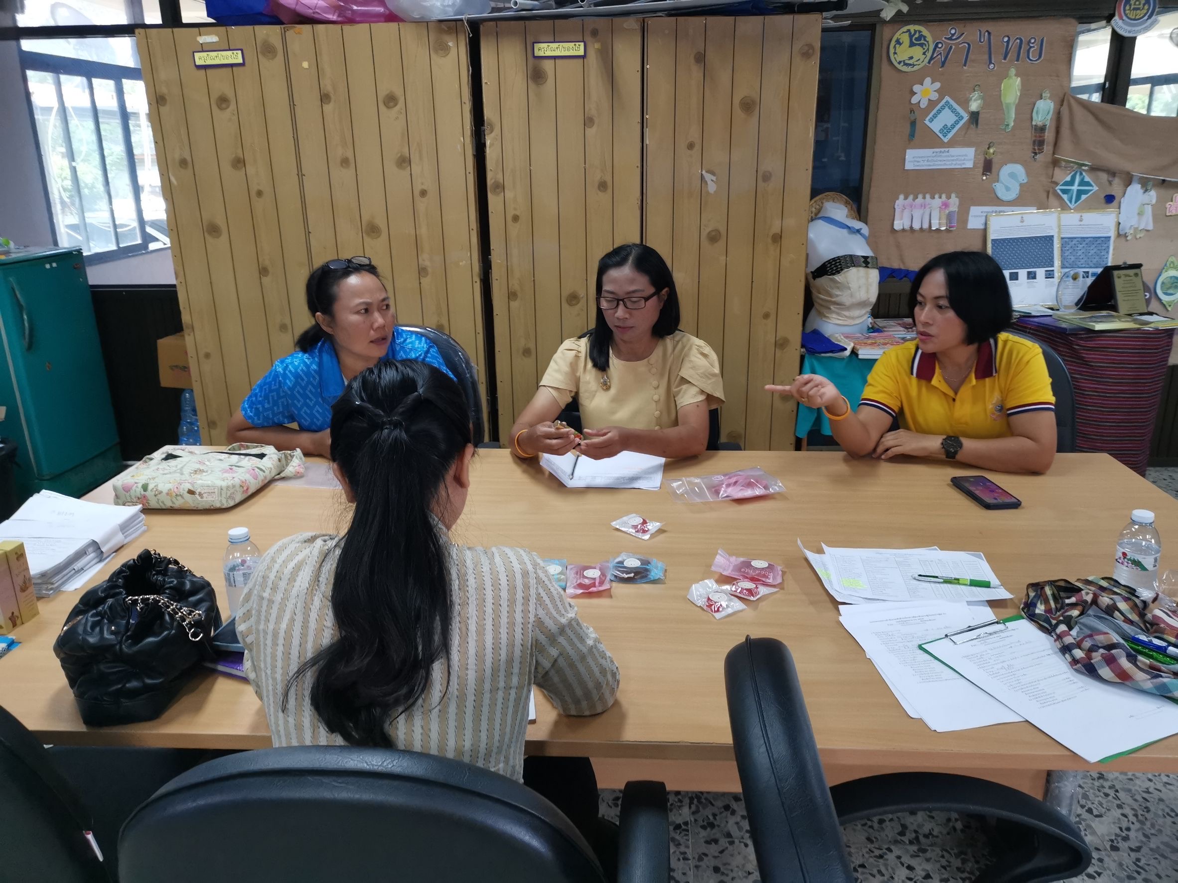 พช.ฉะเชิงเทรา ติดตามสนับสนุนการนำความรู้ไปประยุกต์ใช้ในการเพิ่มช่องทางการจำหน่าย