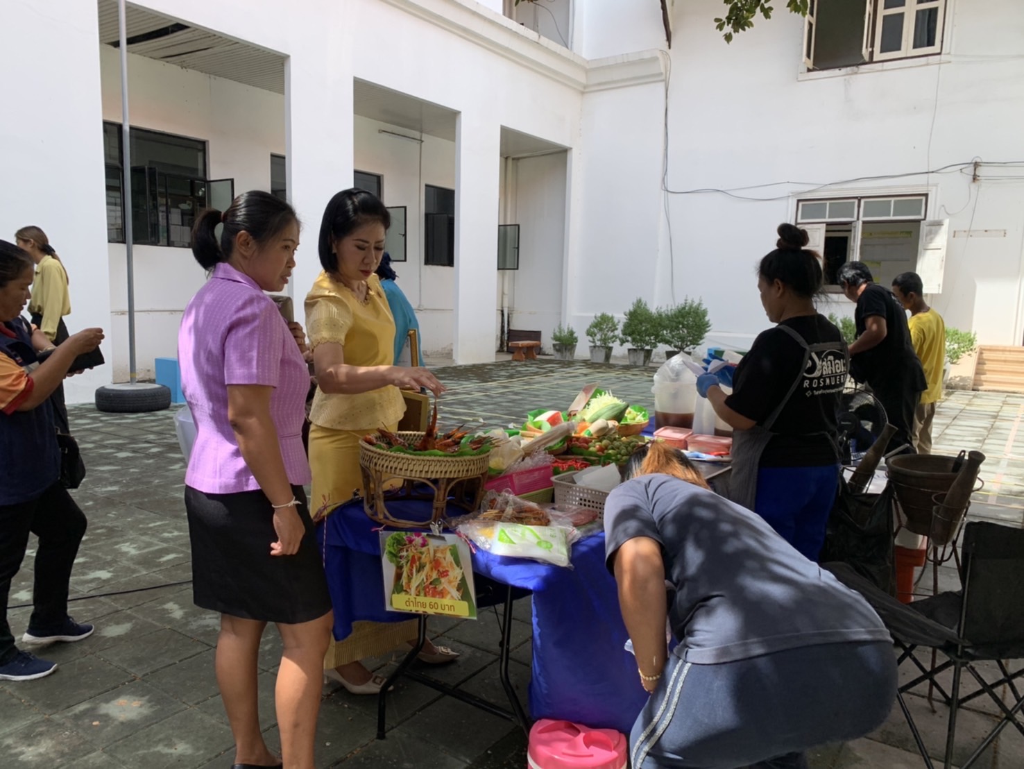 พช. ฉะเชิงเทรา ดำเนินกิจกรรมตลาดกลางลาน@ศาลากลาง8ริ้ว