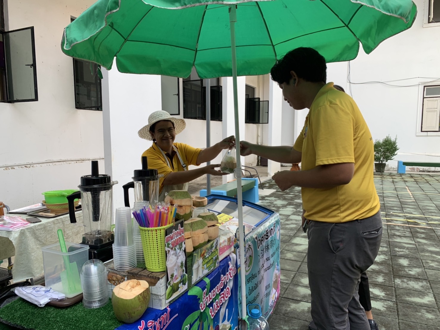 พช. ฉะเชิงเทรา ดำเนินกิจกรรมตลาดกลางลาน@ศาลากลาง8ริ้ว