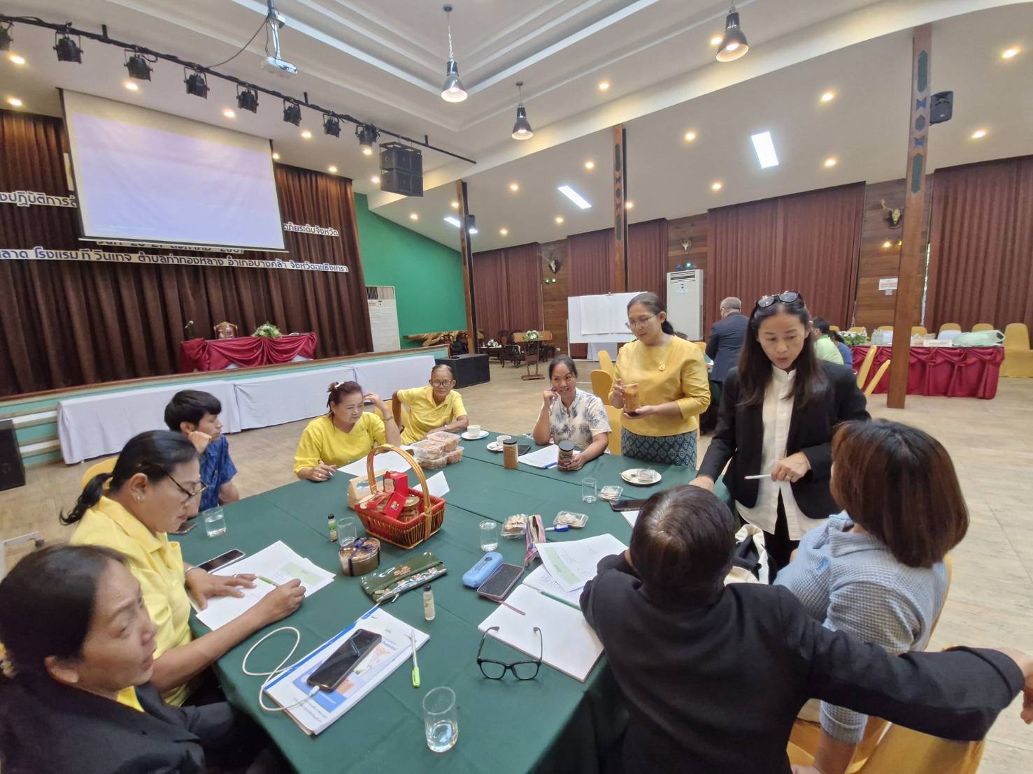 พช.ฉะเชิงเทรา จัดการประชุมเชิงปฏิบัติการส่งเสริมการสร้างรายได้จากกิจการอาหารปลอดภัยระดับจังหวัด วันที่ 21สิงหาคม 2567 ณ ห้องบางตลาด โรงแรม ที วินเทจ ตำบลท่าทองหลาง อำเภอบางคล้า จังหวัดฉะเชิงเทรา