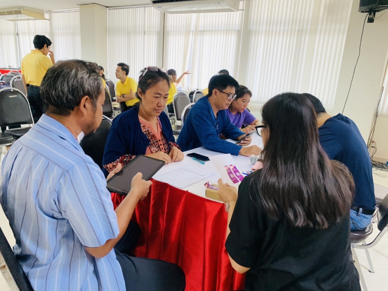 พช. ฉะเชิงเทรา ดำเนินโครงการพัฒนาผลิตภัณฑ์ OTOP กลุ่มปรับตัวสู่การพัฒนา (Quadrant D) กิจกรรมติดตามความก้าวหน้าในครั้งที่ 2 ในการพัฒนาผลิตภัณฑ์และบรรจุภัณฑ์ และเตรียมความพร้อมการจัดกิจกรรมทดสอบตลาด