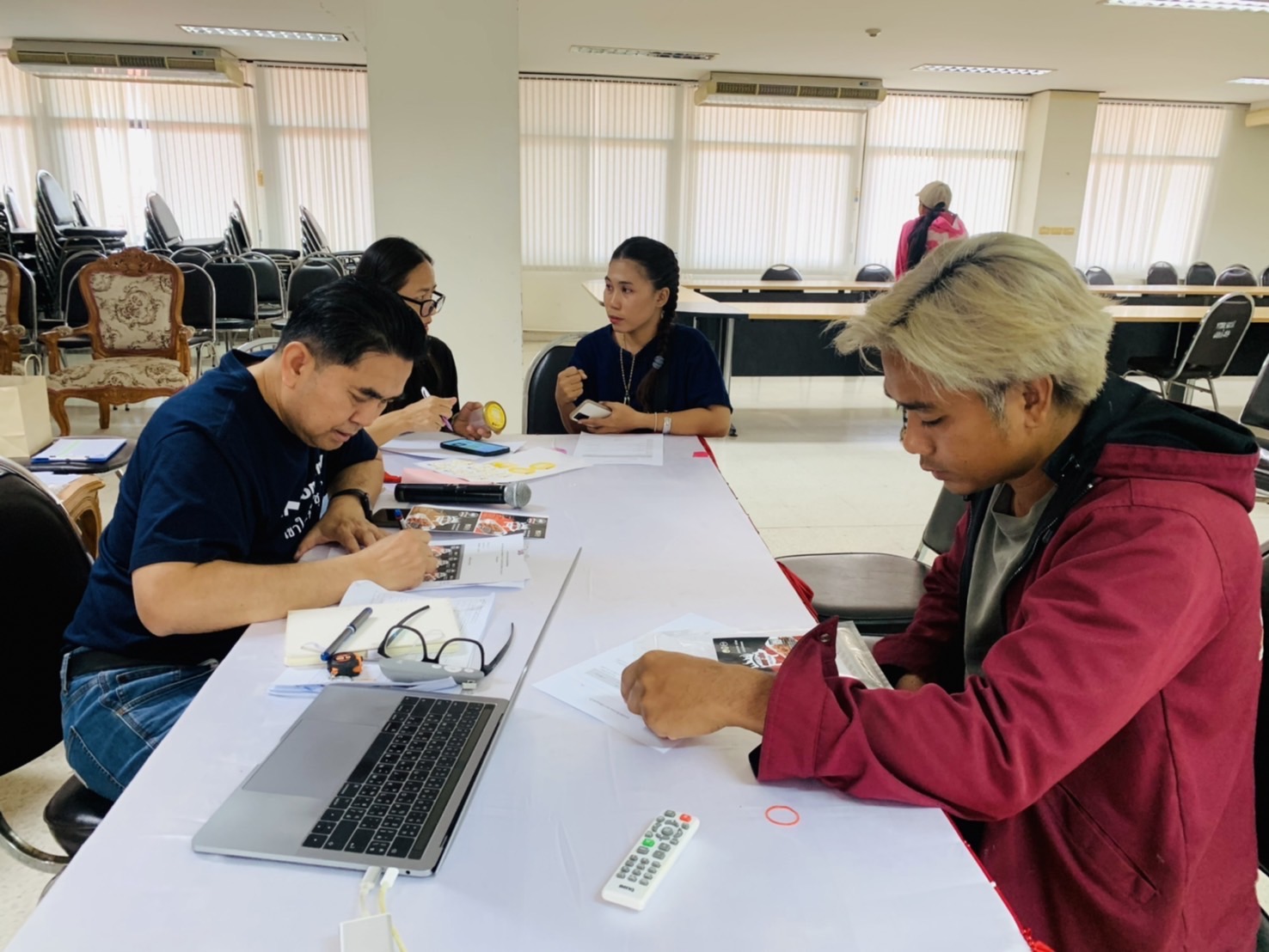 พช. ฉะเชิงเทรา ดำเนินโครงการพัฒนาผลิตภัณฑ์ OTOP กลุ่มปรับตัวสู่การพัฒนา (Quadrant D) กิจกรรมติดตามความก้าวหน้าในครั้งที่ 2 ในการพัฒนาผลิตภัณฑ์และบรรจุภัณฑ์ และเตรียมความพร้อมการจัดกิจกรรมทดสอบตลาด