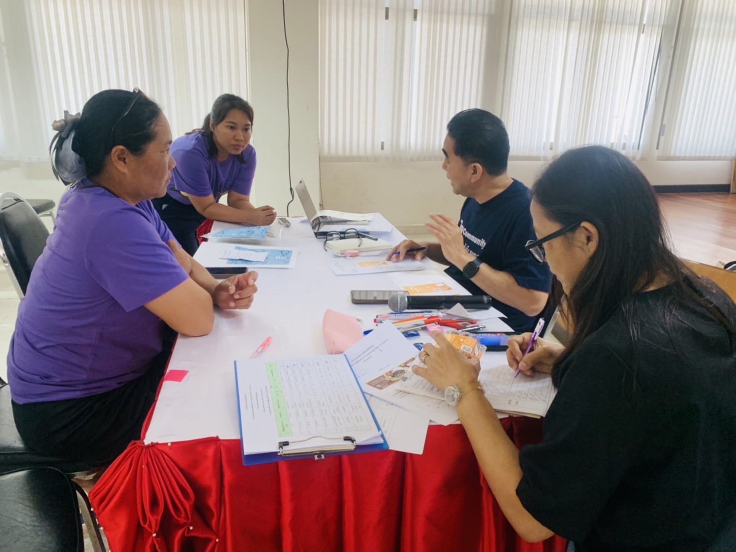 พช. ฉะเชิงเทรา ดำเนินโครงการพัฒนาผลิตภัณฑ์ OTOP กลุ่มปรับตัวสู่การพัฒนา (Quadrant D) กิจกรรมติดตามความก้าวหน้าในครั้งที่ 2 ในการพัฒนาผลิตภัณฑ์และบรรจุภัณฑ์ และเตรียมความพร้อมการจัดกิจกรรมทดสอบตลาด