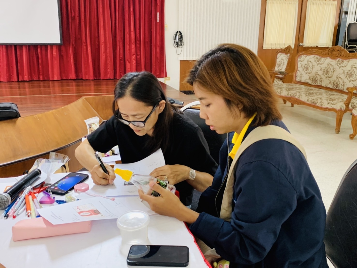 พช. ฉะเชิงเทรา ดำเนินโครงการพัฒนาผลิตภัณฑ์ OTOP กลุ่มปรับตัวสู่การพัฒนา (Quadrant D) กิจกรรมติดตามความก้าวหน้าในครั้งที่ 2 ในการพัฒนาผลิตภัณฑ์และบรรจุภัณฑ์ และเตรียมความพร้อมการจัดกิจกรรมทดสอบตลาด