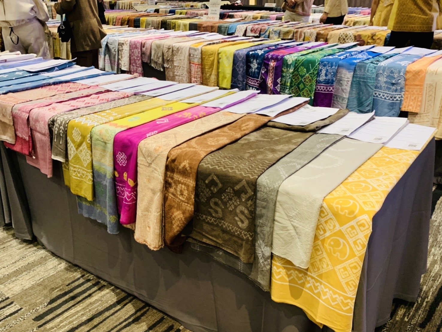 พช.ฉะเชิงเทราร่วมพิธีเปิดการประกวดผ้าลายพระราชทาน “ผ้าลายสิริวชิราภรณ์” และงานหัตถกรรม ระดับภาคกลาง