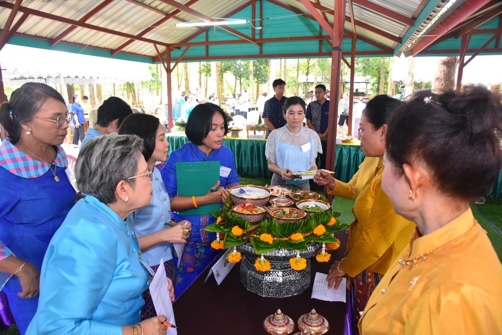 📣📣 พช.ฉะเชิงเทรา จัดกิจกรรมประกวดใส่ผ้าไทยไปวัด จัดสำรับคาวหวานถวายพระ ‼️