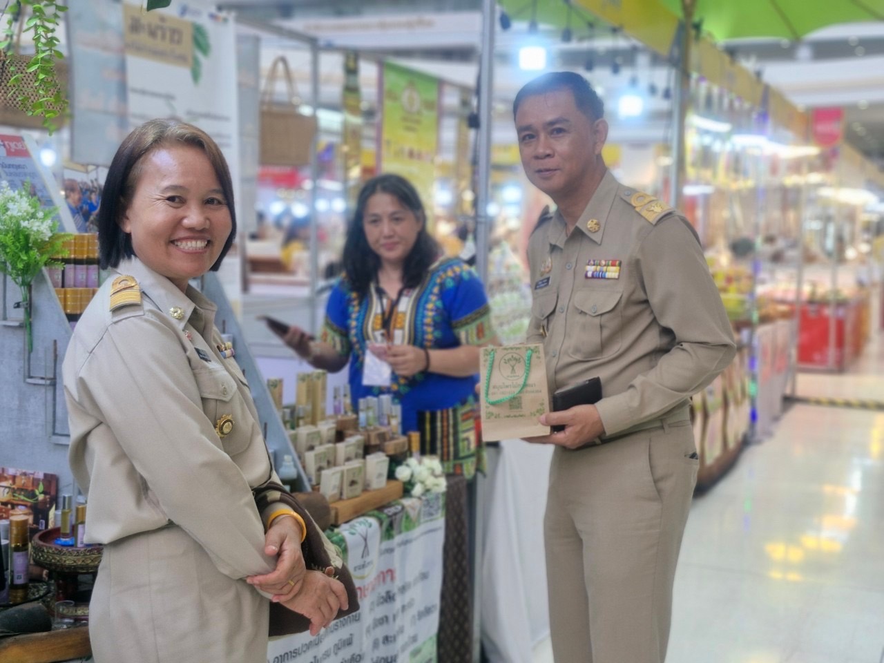 พช. ฉะเชิงเทรา ร่วมงาน “วันพัฒนาชุมชน” (CD Day 2024) “เศรษฐกิจฐานรากมั่นคง ชุมชนเข้มแข็งอย่างยั่งยืน”