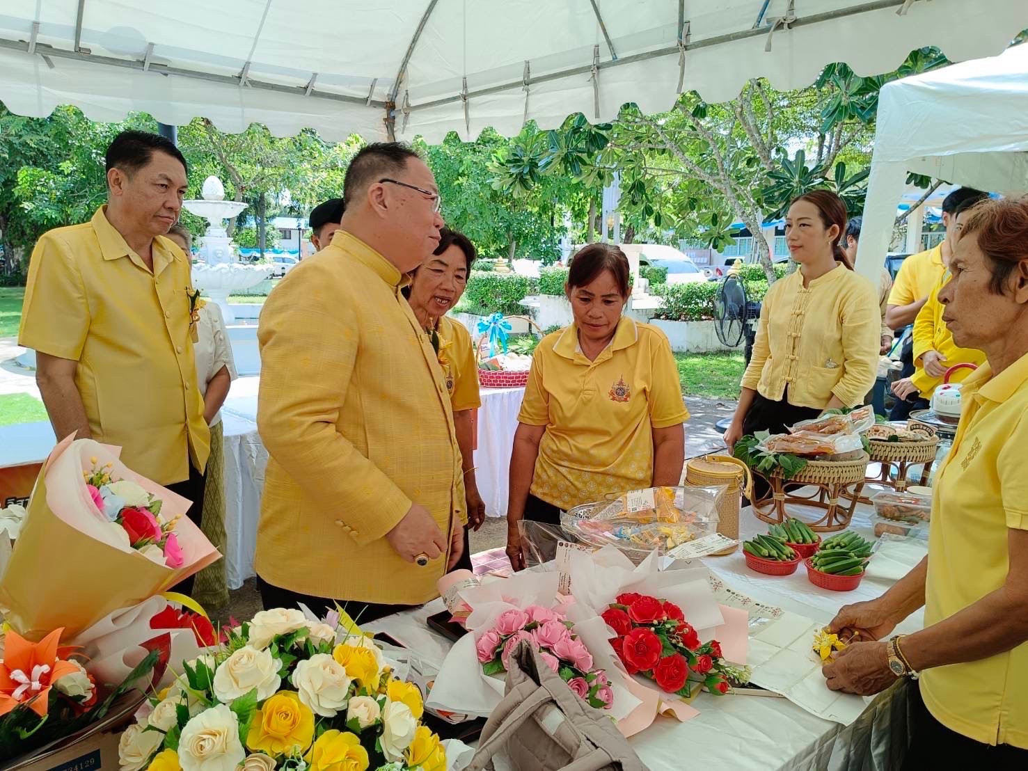 พช. ฉะเชิงเทรา จัดพิธีเปิดกิจกรรมทดสอบตลาด ภายใต้โครงการส่งเสริมกระบวนการเครือข่ายองค์ความรู้ (Knowledge – Based OTOP : KBO) โครงการพัฒนาผลิตภัณฑ์ OTOP กลุ่มปรับตัวสู่การพัฒนา (Quadrant D) ให้มีคุณภาพมาตรฐาน
