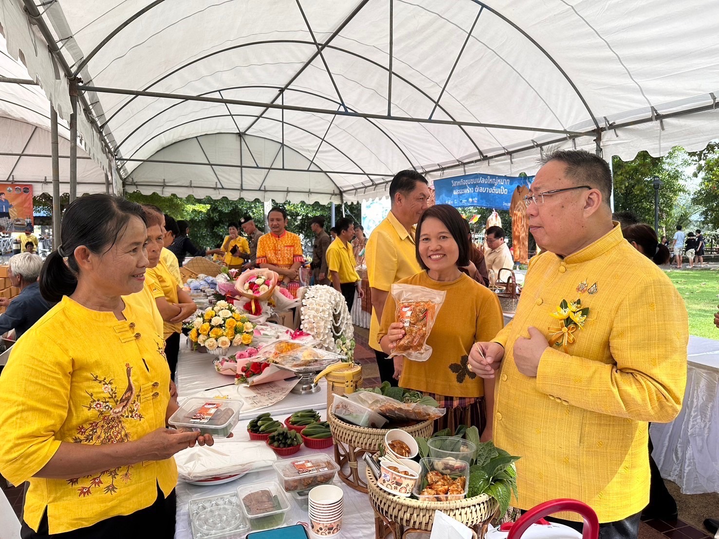 พช. ฉะเชิงเทรา จัดพิธีเปิดกิจกรรมทดสอบตลาด ภายใต้โครงการส่งเสริมกระบวนการเครือข่ายองค์ความรู้ (Knowledge – Based OTOP : KBO) โครงการพัฒนาผลิตภัณฑ์ OTOP กลุ่มปรับตัวสู่การพัฒนา (Quadrant D) ให้มีคุณภาพมาตรฐาน