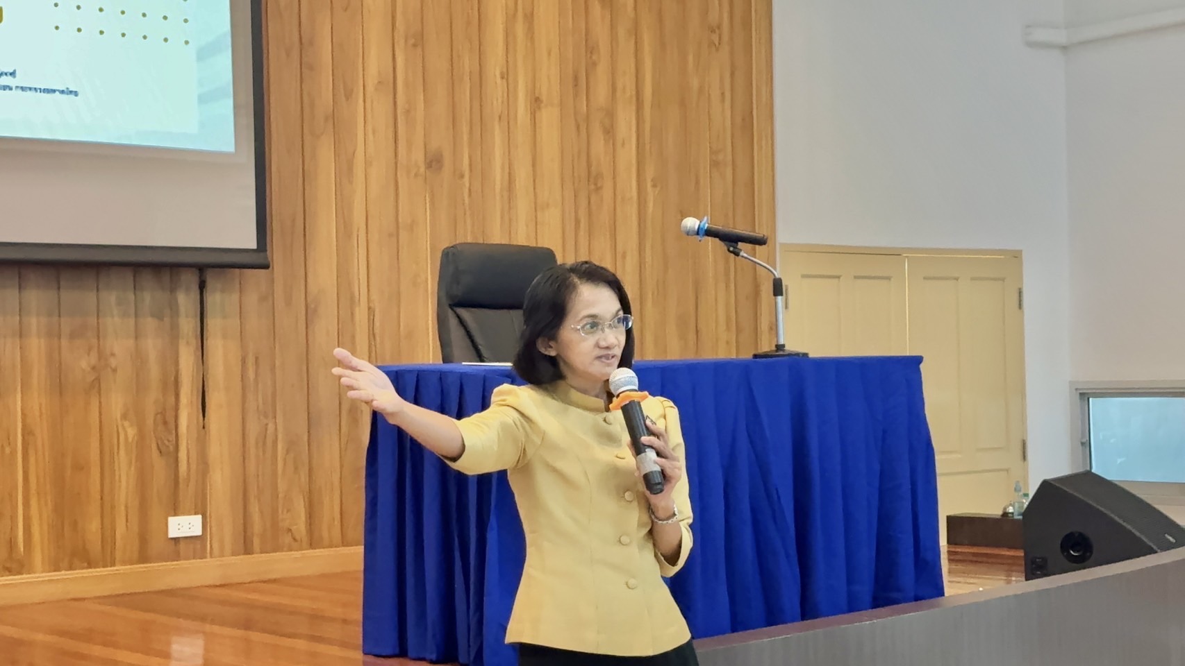 พช. ฉะเชิงเทรา ร่วมประชุมเชิงปฏิบัติการตรวจติดตามผลการดำเนินงานของหน่วยรับตรวจรายไตรมาส ไตรมาสที่ 4