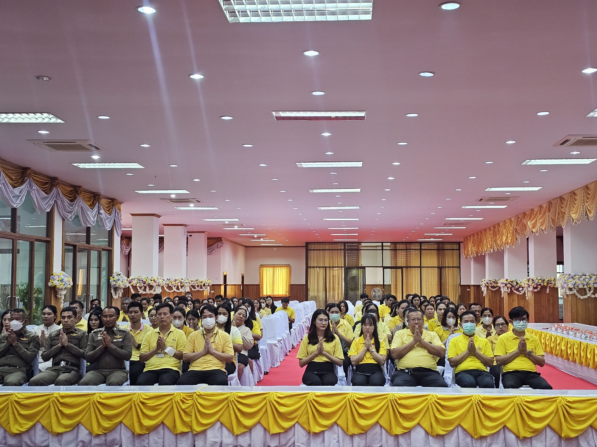 พช. ฉะเชิงเทรา ร่วมพิธีเจริญพระพุทธมนต์ เจริญจิตภาวนา เฉลิมพระเกียรติถวายพระพรชัยมงคลแด่ พระบาทสมเด็จพระเจ้าอยู่หัว และพระบรมวงศานุวงศ์ทุกพระองค์ เนื่องในโอกาสวันมหามงคลเฉลิมพระชนมพรรษา 6 รอบ 28 กรกฎาคม 2567