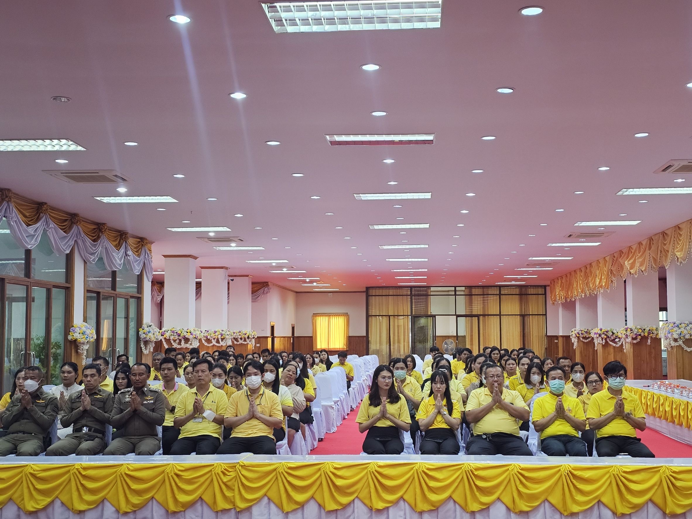 พช. ฉะเชิงเทรา ร่วมพิธีเจริญพระพุทธมนต์ เจริญจิตภาวนา เฉลิมพระเกียรติถวายพระพรชัยมงคลแด่ พระบาทสมเด็จพระเจ้าอยู่หัว และพระบรมวงศานุวงศ์ทุกพระองค์ เนื่องในโอกาสวันมหามงคลเฉลิมพระชนมพรรษา 6 รอบ 28 กรกฎาคม 2567