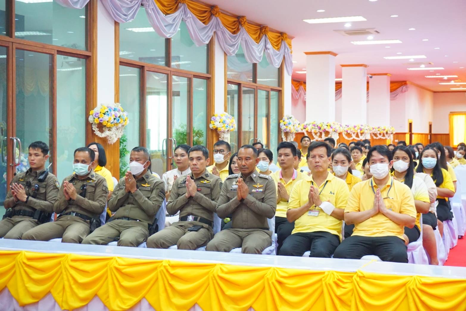 พช. ฉะเชิงเทรา ร่วมพิธีเจริญพระพุทธมนต์ เจริญจิตภาวนา เฉลิมพระเกียรติถวายพระพรชัยมงคลแด่ พระบาทสมเด็จพระเจ้าอยู่หัว และพระบรมวงศานุวงศ์ทุกพระองค์ เนื่องในโอกาสวันมหามงคลเฉลิมพระชนมพรรษา 6 รอบ 28 กรกฎาคม 2567