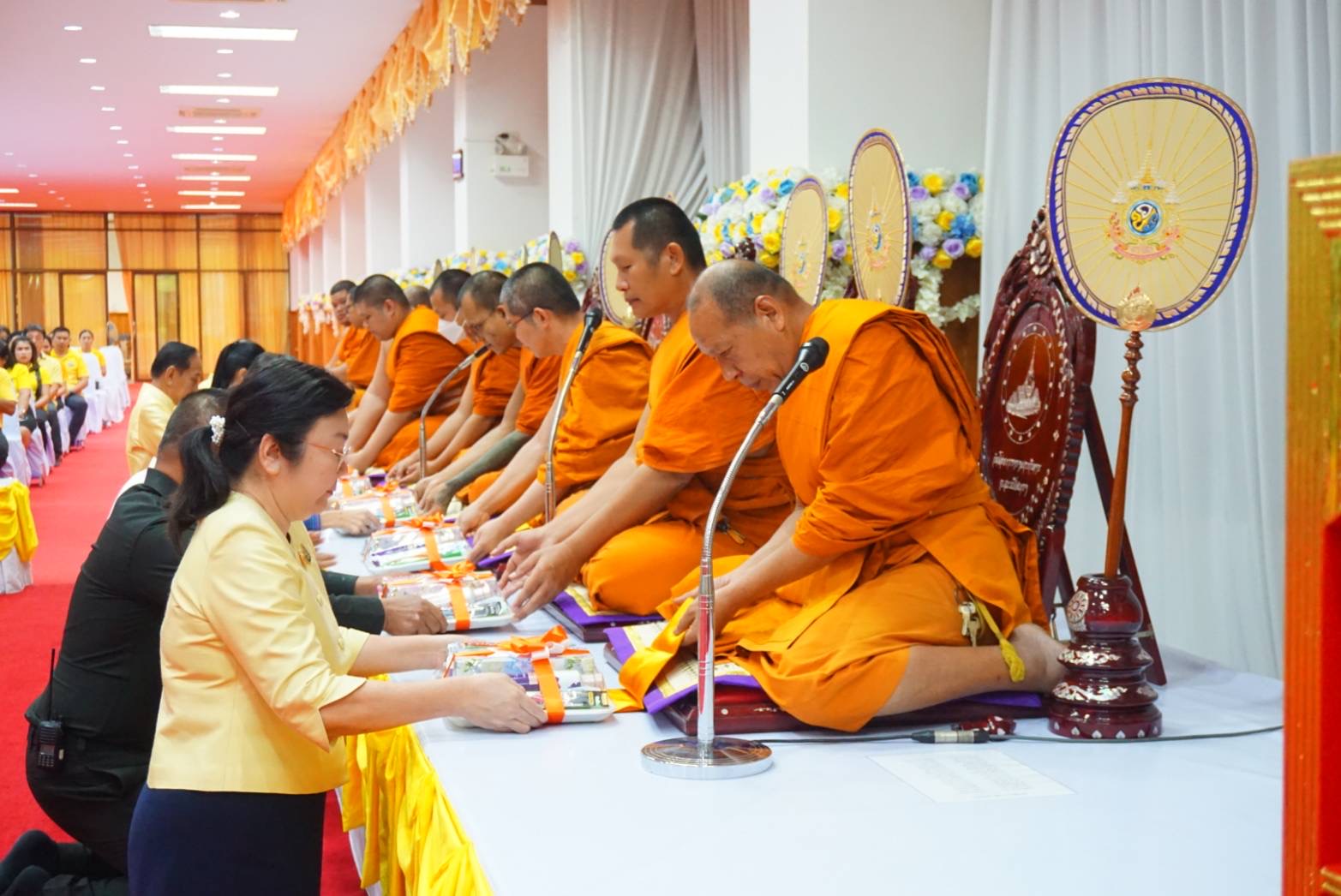 พช. ฉะเชิงเทรา ร่วมพิธีเจริญพระพุทธมนต์ เจริญจิตภาวนา เฉลิมพระเกียรติถวายพระพรชัยมงคลแด่ พระบาทสมเด็จพระเจ้าอยู่หัว และพระบรมวงศานุวงศ์ทุกพระองค์ เนื่องในโอกาสวันมหามงคลเฉลิมพระชนมพรรษา 6 รอบ 28 กรกฎาคม 2567