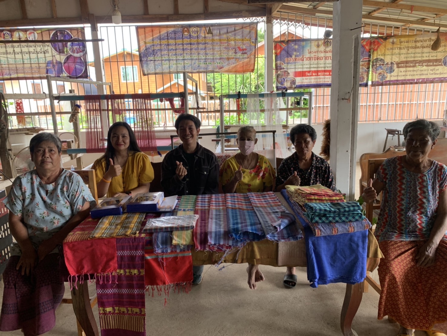 พช. ฉะเชิงเทรา ลงพื้นที่ศึกษาข้อมูลผ้าในจังหวัดฉะเชิงเทรา และเพื่อเตรียมความพร้อมในการประกวดนักออกแบบผ้าไทยใส่ให้สนุกรุ่นใหม่ ระดับภาคกลาง