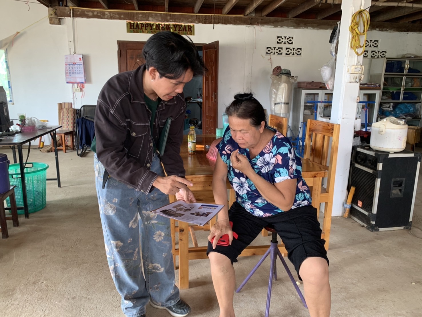 พช. ฉะเชิงเทรา ลงพื้นที่ศึกษาข้อมูลผ้าในจังหวัดฉะเชิงเทรา และเพื่อเตรียมความพร้อมในการประกวดนักออกแบบผ้าไทยใส่ให้สนุกรุ่นใหม่ ระดับภาคกลาง