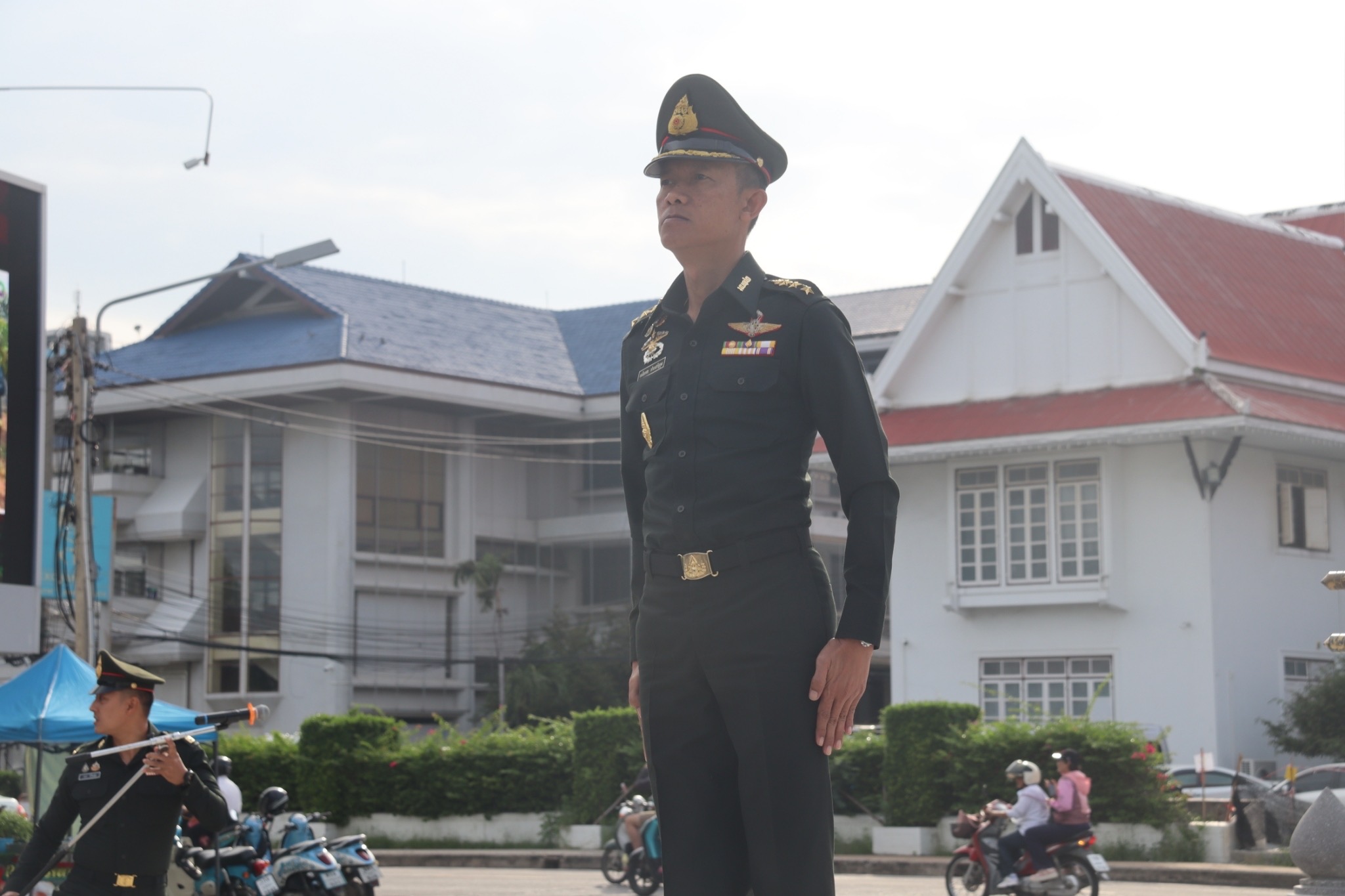รักชาติ ภูมิใจในชาติ รำลึกในพระมหากรุณาธิคุณ !! พช. ฉะเชิงเทราเข้าร่วมกิจกรรมเข้าแถวเคารพธงชาติ