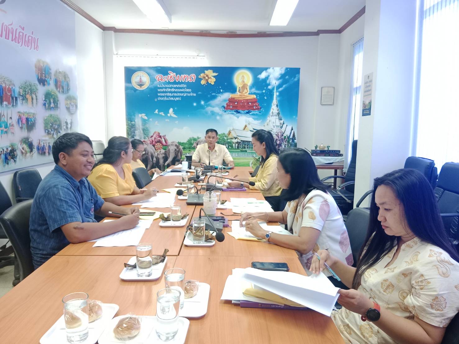 พช. ฉะเชิงเทรา ประชุมผู้อำนวยการกลุ่มงาน นักวิชาการพัฒนาชุมชนและเจ้าหน้าที่พัฒนาชุมชน ครั้งที่ 9/2567 📆วันพฤหัสบดีที่ 26 กันยายน พ.ศ. 2567 ณ ห้องประชุมสำนักงานพัฒนาชุมชนจังหวัดฉะเชิงเทรา ชั้น 2 ศาลากลางจังหวัดฉะเชิงเทรา