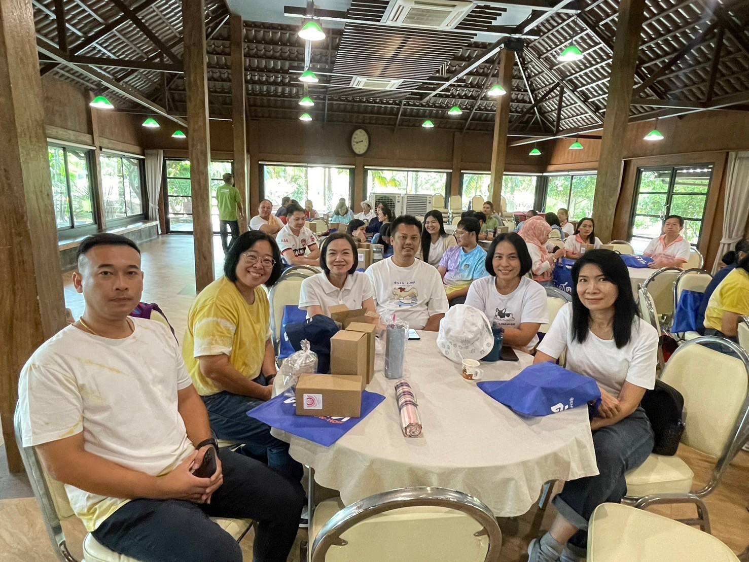 สานสัมพันธ์น้องพี่สมาชิก สอ.พช. !! พช. ฉะเชิงเทรา ดำเนินโครงการส่งเสริมความสัมพันธ์ สอ.พช. ประจำปี 2567 และร่วมมุทิตาจิตแก่ข้าราชการเกษียณ