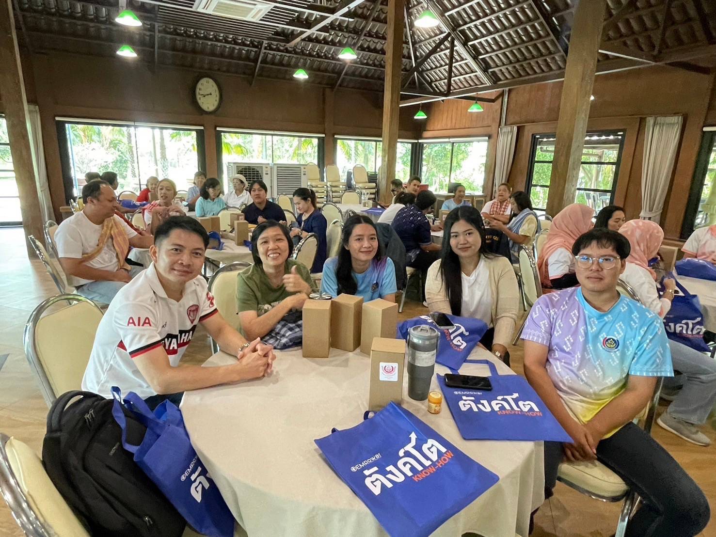 สานสัมพันธ์น้องพี่สมาชิก สอ.พช. !! พช. ฉะเชิงเทรา ดำเนินโครงการส่งเสริมความสัมพันธ์ สอ.พช. ประจำปี 2567 และร่วมมุทิตาจิตแก่ข้าราชการเกษียณ