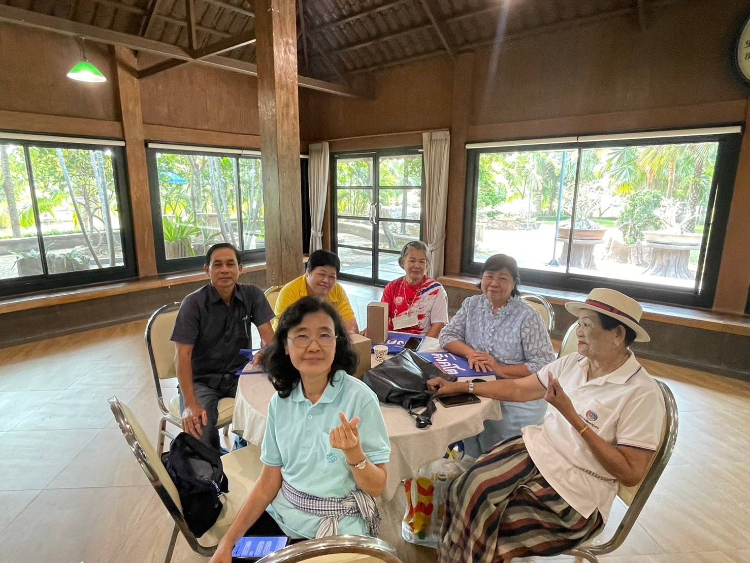 สานสัมพันธ์น้องพี่สมาชิก สอ.พช. !! พช. ฉะเชิงเทรา ดำเนินโครงการส่งเสริมความสัมพันธ์ สอ.พช. ประจำปี 2567 และร่วมมุทิตาจิตแก่ข้าราชการเกษียณ