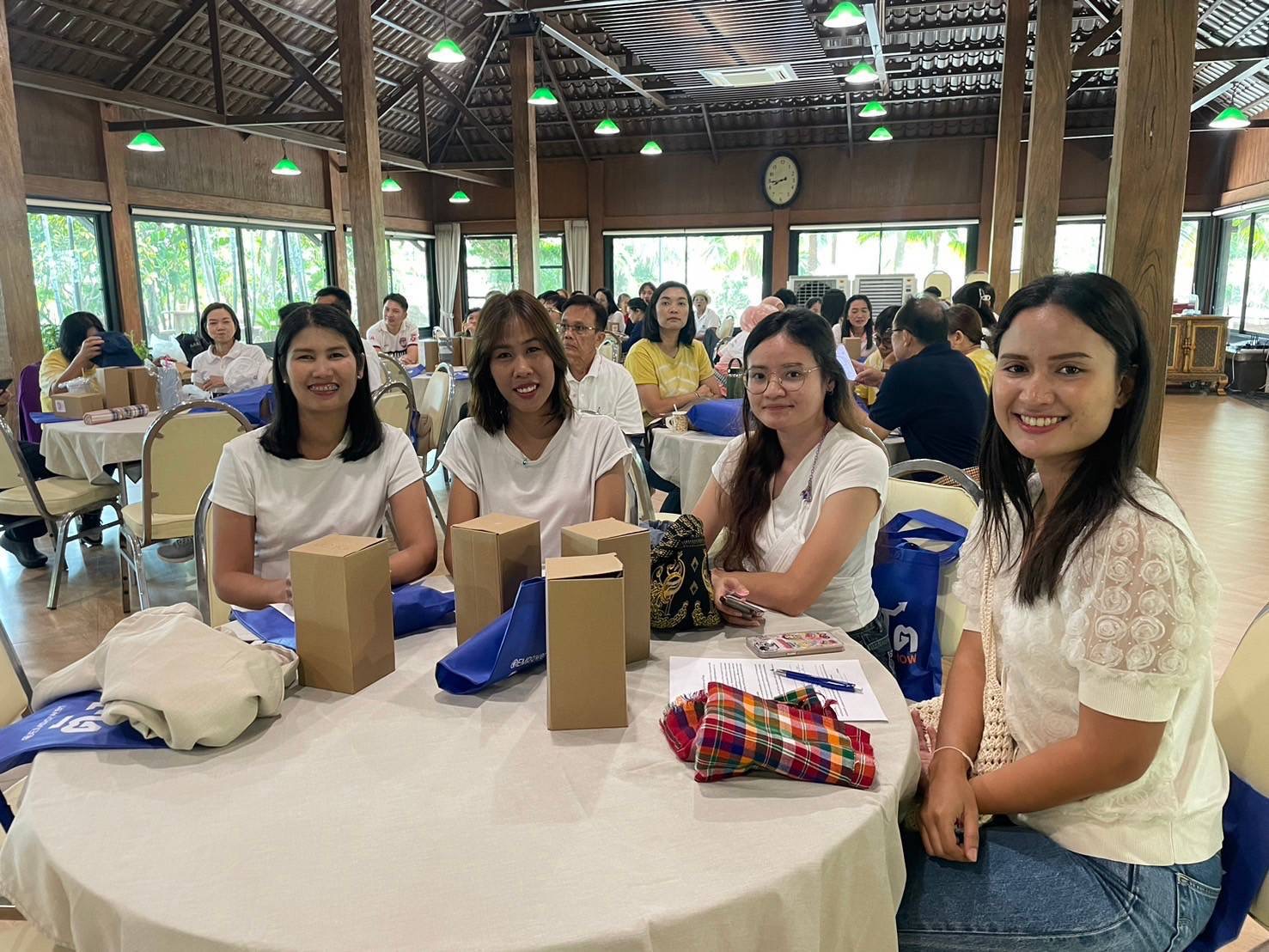 สานสัมพันธ์น้องพี่สมาชิก สอ.พช. !! พช. ฉะเชิงเทรา ดำเนินโครงการส่งเสริมความสัมพันธ์ สอ.พช. ประจำปี 2567 และร่วมมุทิตาจิตแก่ข้าราชการเกษียณ