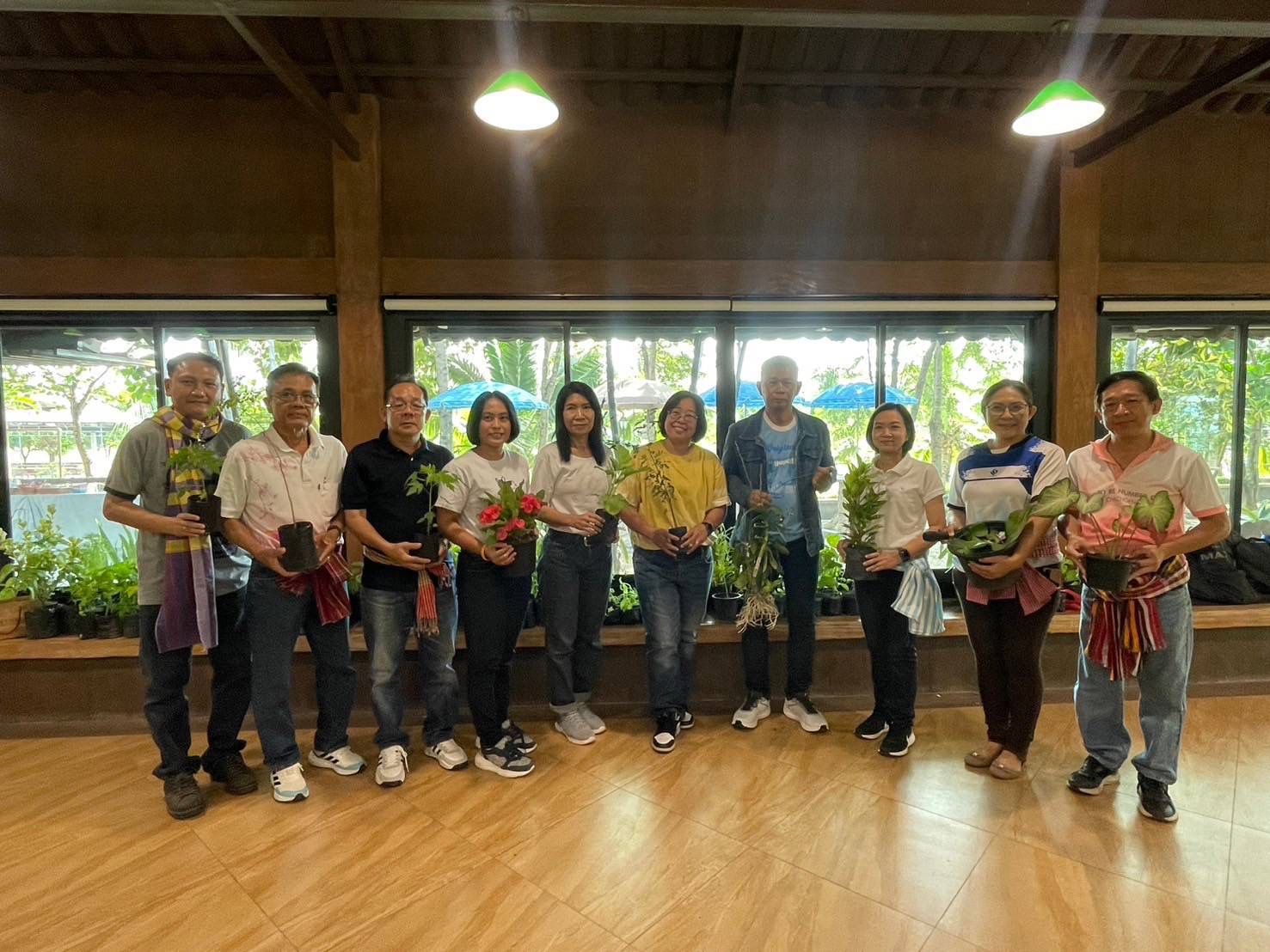 สานสัมพันธ์น้องพี่สมาชิก สอ.พช. !! พช. ฉะเชิงเทรา ดำเนินโครงการส่งเสริมความสัมพันธ์ สอ.พช. ประจำปี 2567 และร่วมมุทิตาจิตแก่ข้าราชการเกษียณ