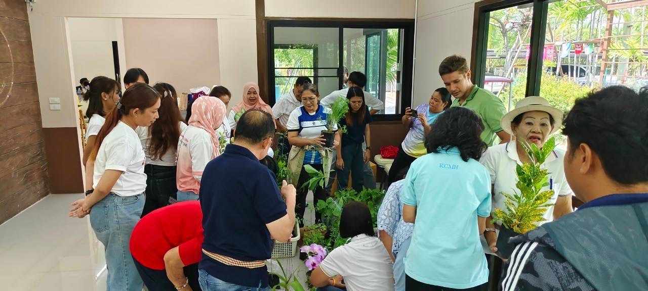 สานสัมพันธ์น้องพี่สมาชิก สอ.พช. !! พช. ฉะเชิงเทรา ดำเนินโครงการส่งเสริมความสัมพันธ์ สอ.พช. ประจำปี 2567 และร่วมมุทิตาจิตแก่ข้าราชการเกษียณ