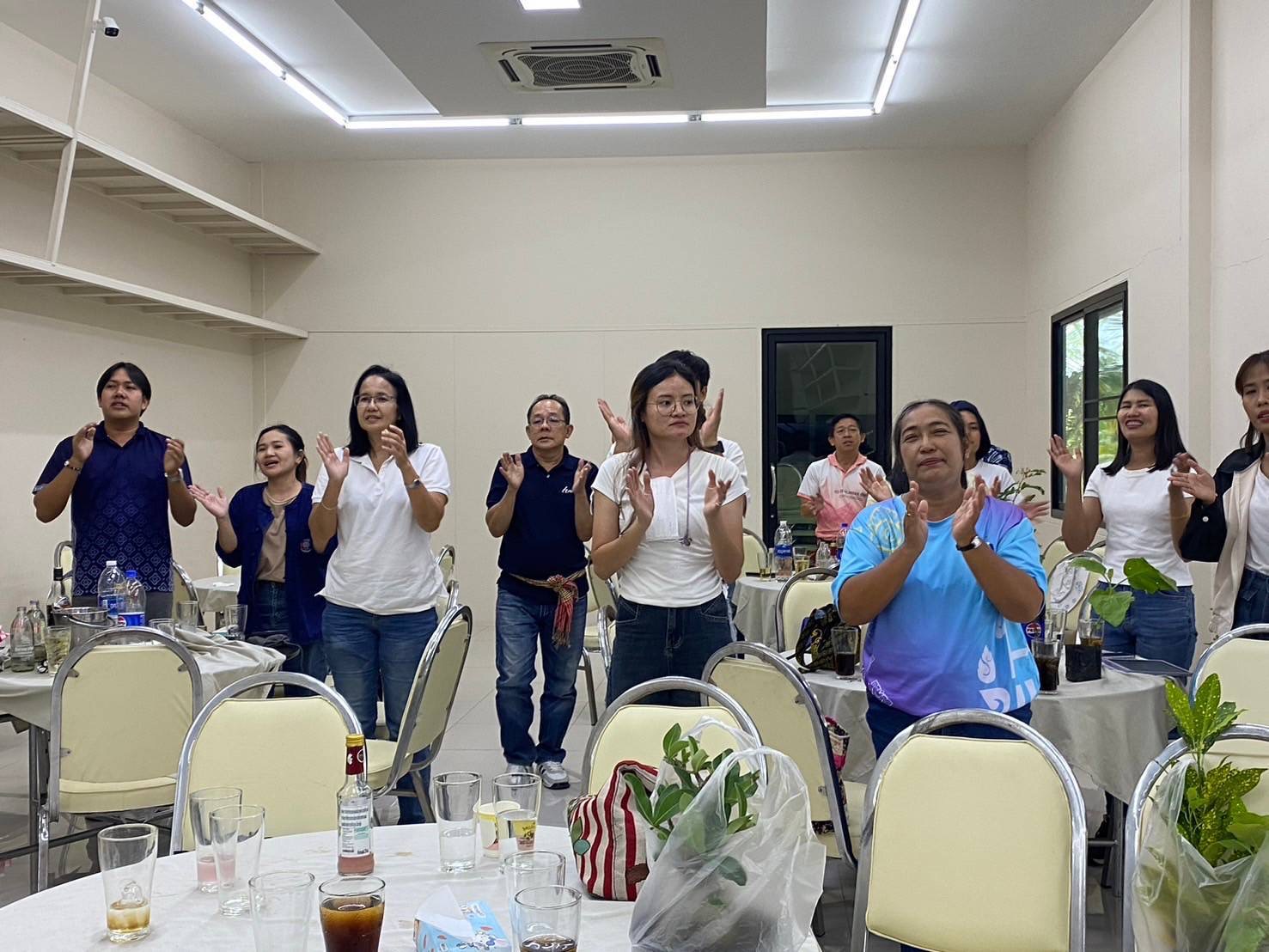 สานสัมพันธ์น้องพี่สมาชิก สอ.พช. !! พช. ฉะเชิงเทรา ดำเนินโครงการส่งเสริมความสัมพันธ์ สอ.พช. ประจำปี 2567 และร่วมมุทิตาจิตแก่ข้าราชการเกษียณ