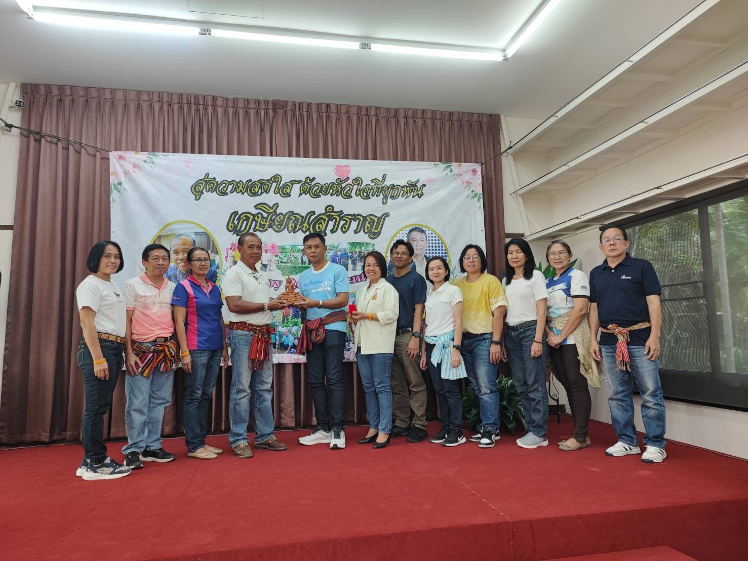 สานสัมพันธ์น้องพี่สมาชิก สอ.พช. !! พช. ฉะเชิงเทรา ดำเนินโครงการส่งเสริมความสัมพันธ์ สอ.พช. ประจำปี 2567 และร่วมมุทิตาจิตแก่ข้าราชการเกษียณ