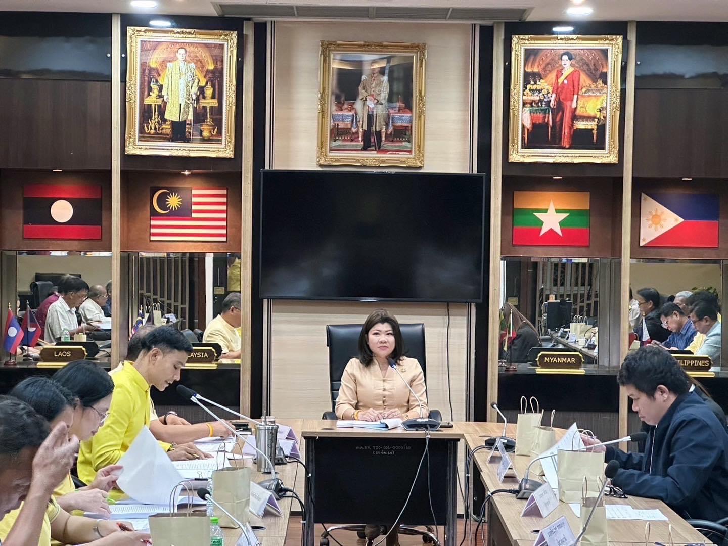 พช.ฉะเชิงเทรา ร่วมประชุมคณะกรรมการพนักงานส่วนตำบลจังหวัดฉะเชิงเทรา