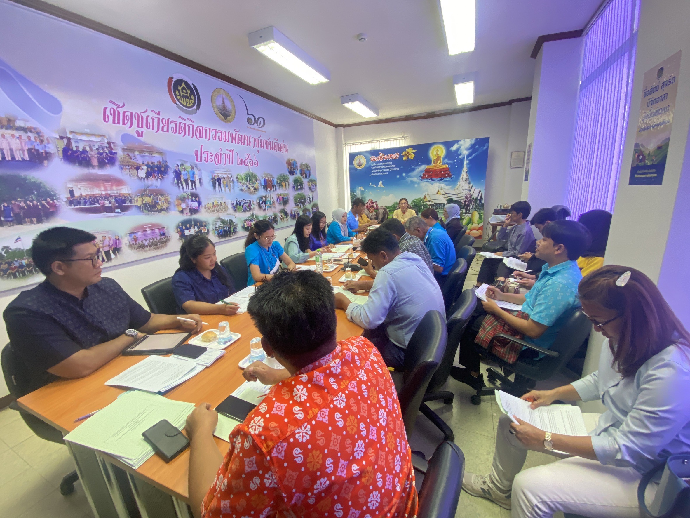 “พช.แปดริ้ว ประชุมคณะกรรมการกองทุนแม่ของแผ่นดิน เตรียมความพร้อมพิธีมอบเงินพระราชทานขวัญถุงกองทุนแม่ของแผ่นดิน สร้างความร่วมมือเพื่อความเข้มแข็งของชุมชน”