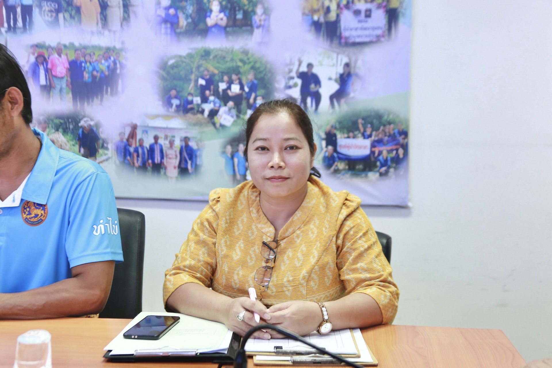 “พช.แปดริ้ว ประชุมคณะกรรมการกองทุนแม่ของแผ่นดิน เตรียมความพร้อมพิธีมอบเงินพระราชทานขวัญถุงกองทุนแม่ของแผ่นดิน สร้างความร่วมมือเพื่อความเข้มแข็งของชุมชน”