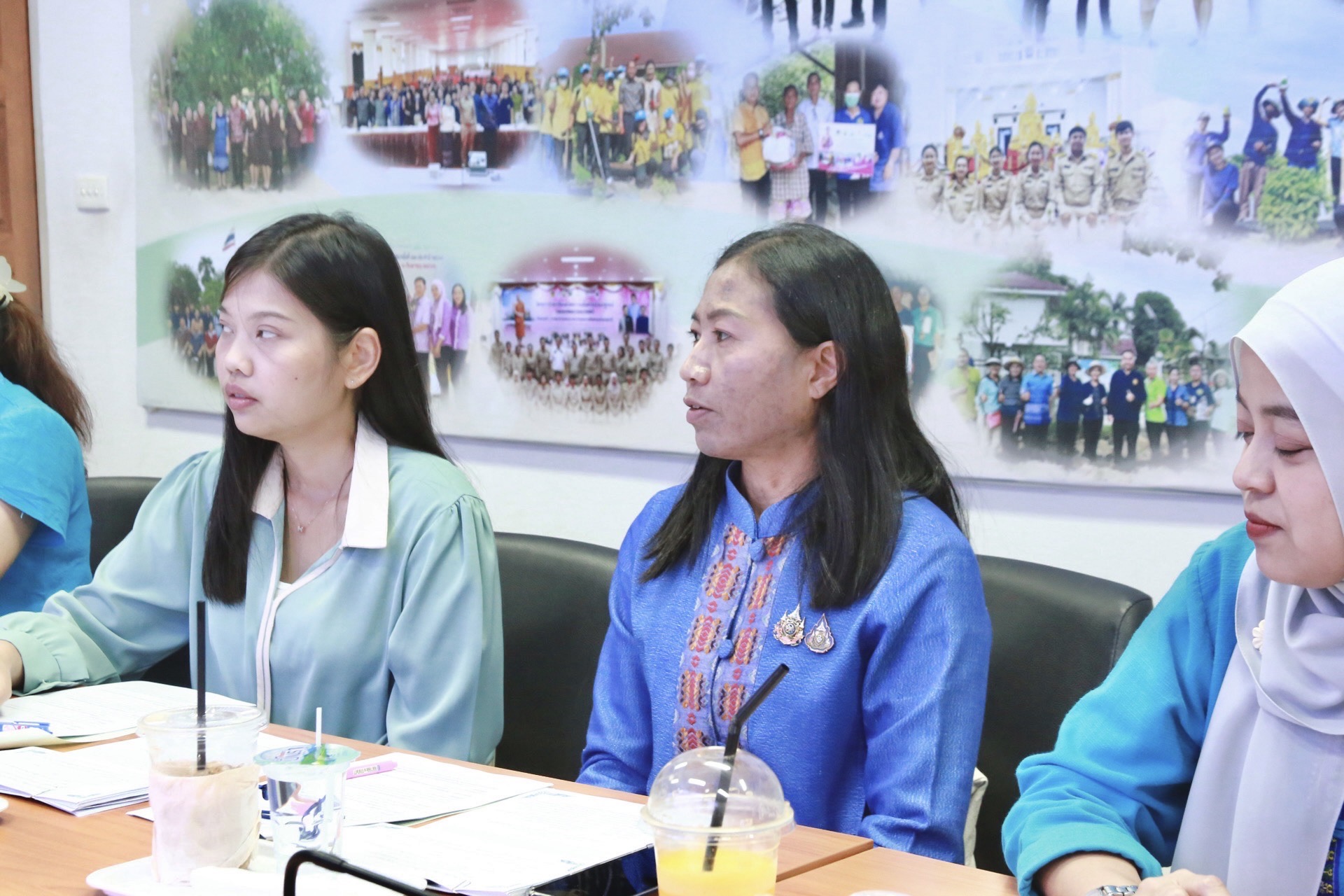 “พช.แปดริ้ว ประชุมคณะกรรมการกองทุนแม่ของแผ่นดิน เตรียมความพร้อมพิธีมอบเงินพระราชทานขวัญถุงกองทุนแม่ของแผ่นดิน สร้างความร่วมมือเพื่อความเข้มแข็งของชุมชน”