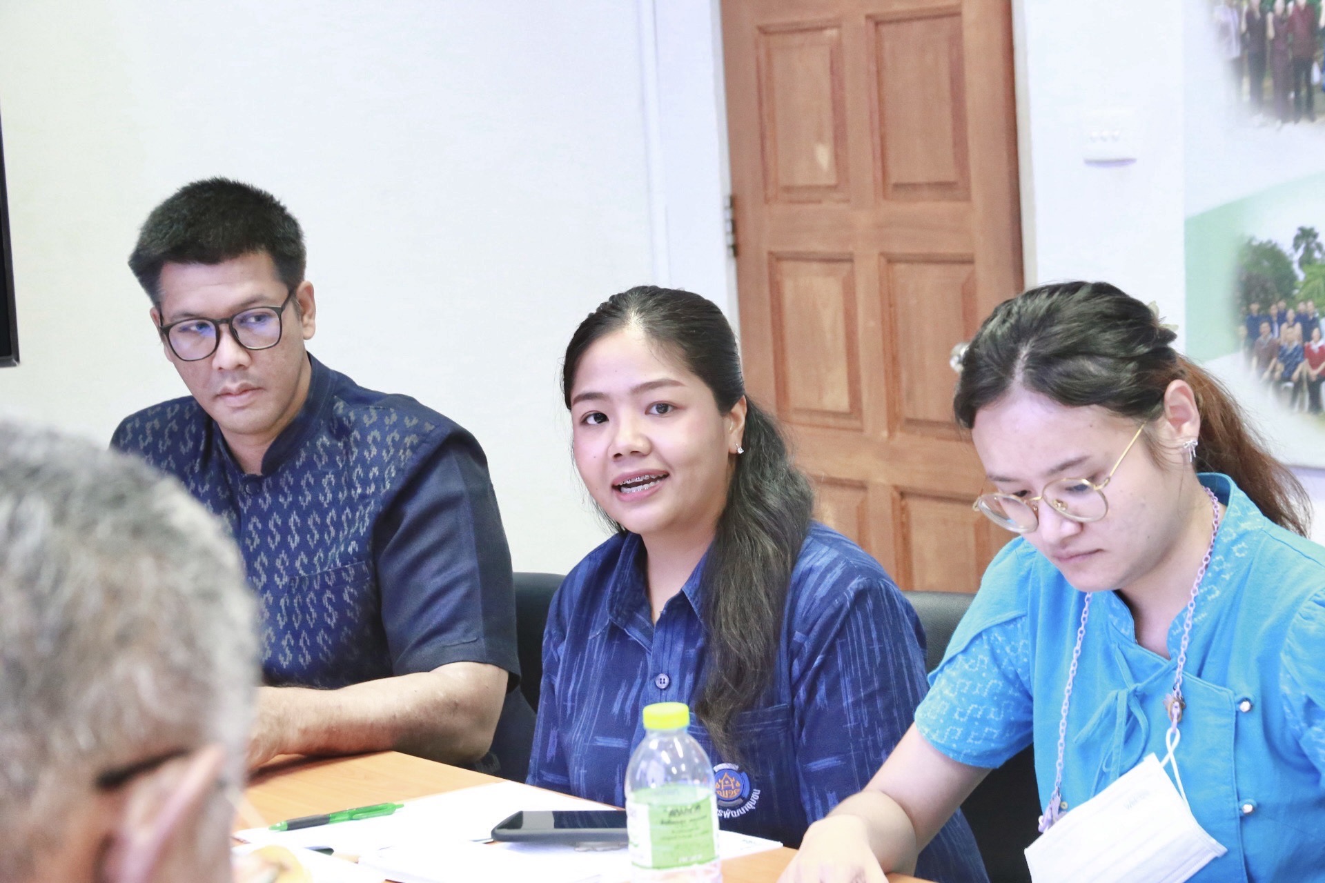 “พช.แปดริ้ว ประชุมคณะกรรมการกองทุนแม่ของแผ่นดิน เตรียมความพร้อมพิธีมอบเงินพระราชทานขวัญถุงกองทุนแม่ของแผ่นดิน สร้างความร่วมมือเพื่อความเข้มแข็งของชุมชน”