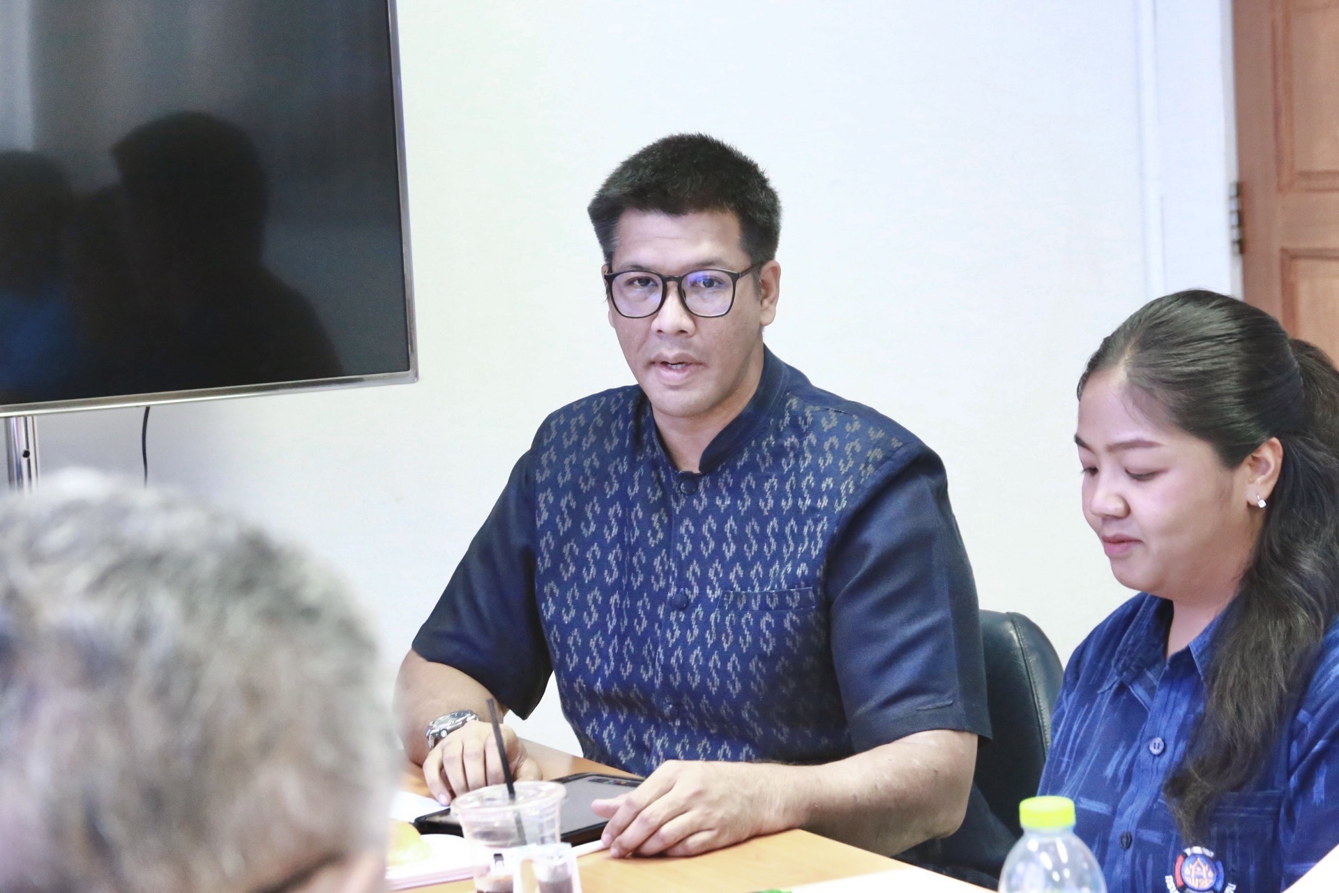 “พช.แปดริ้ว ประชุมคณะกรรมการกองทุนแม่ของแผ่นดิน เตรียมความพร้อมพิธีมอบเงินพระราชทานขวัญถุงกองทุนแม่ของแผ่นดิน สร้างความร่วมมือเพื่อความเข้มแข็งของชุมชน”