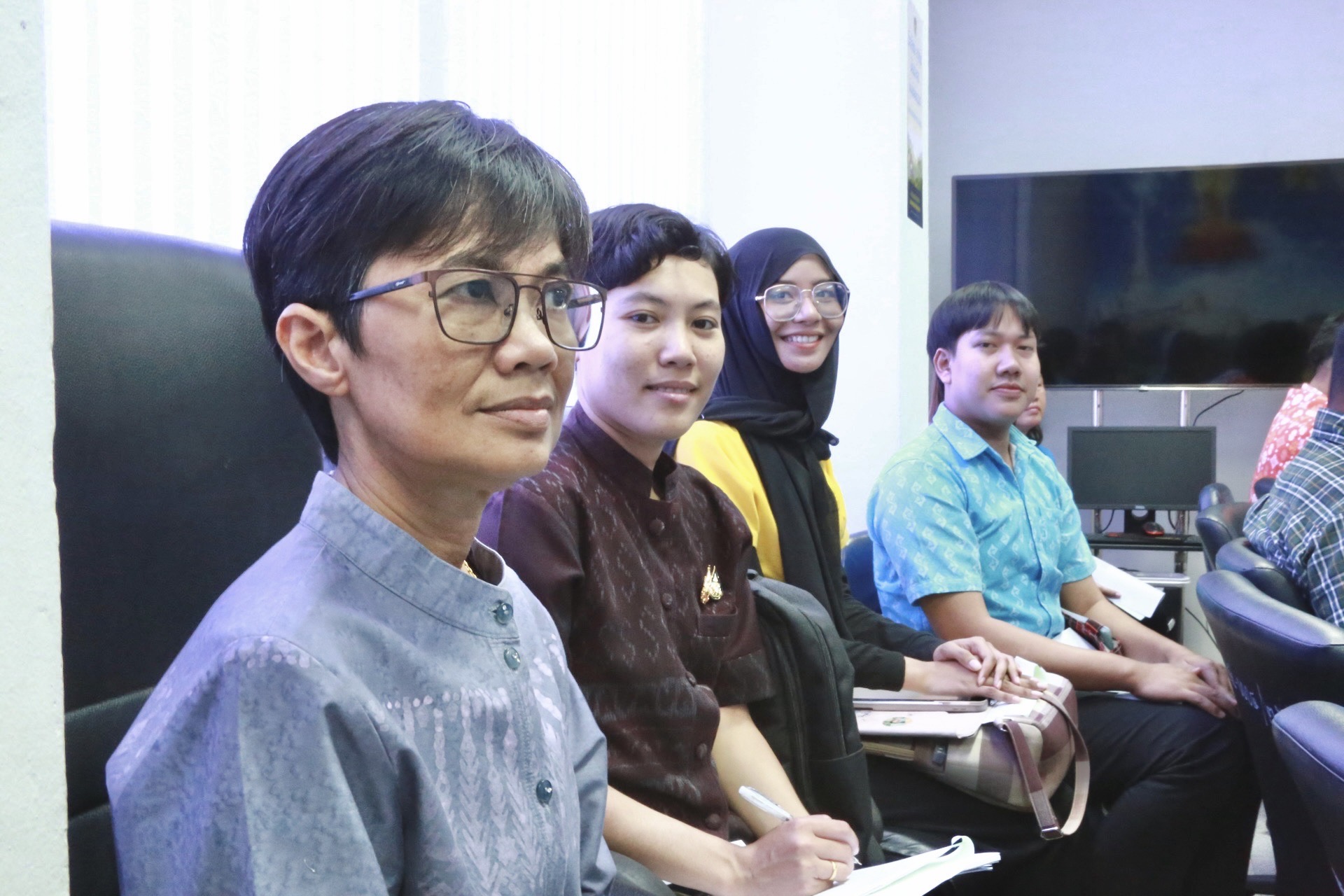 “พช.แปดริ้ว ประชุมคณะกรรมการกองทุนแม่ของแผ่นดิน เตรียมความพร้อมพิธีมอบเงินพระราชทานขวัญถุงกองทุนแม่ของแผ่นดิน สร้างความร่วมมือเพื่อความเข้มแข็งของชุมชน”